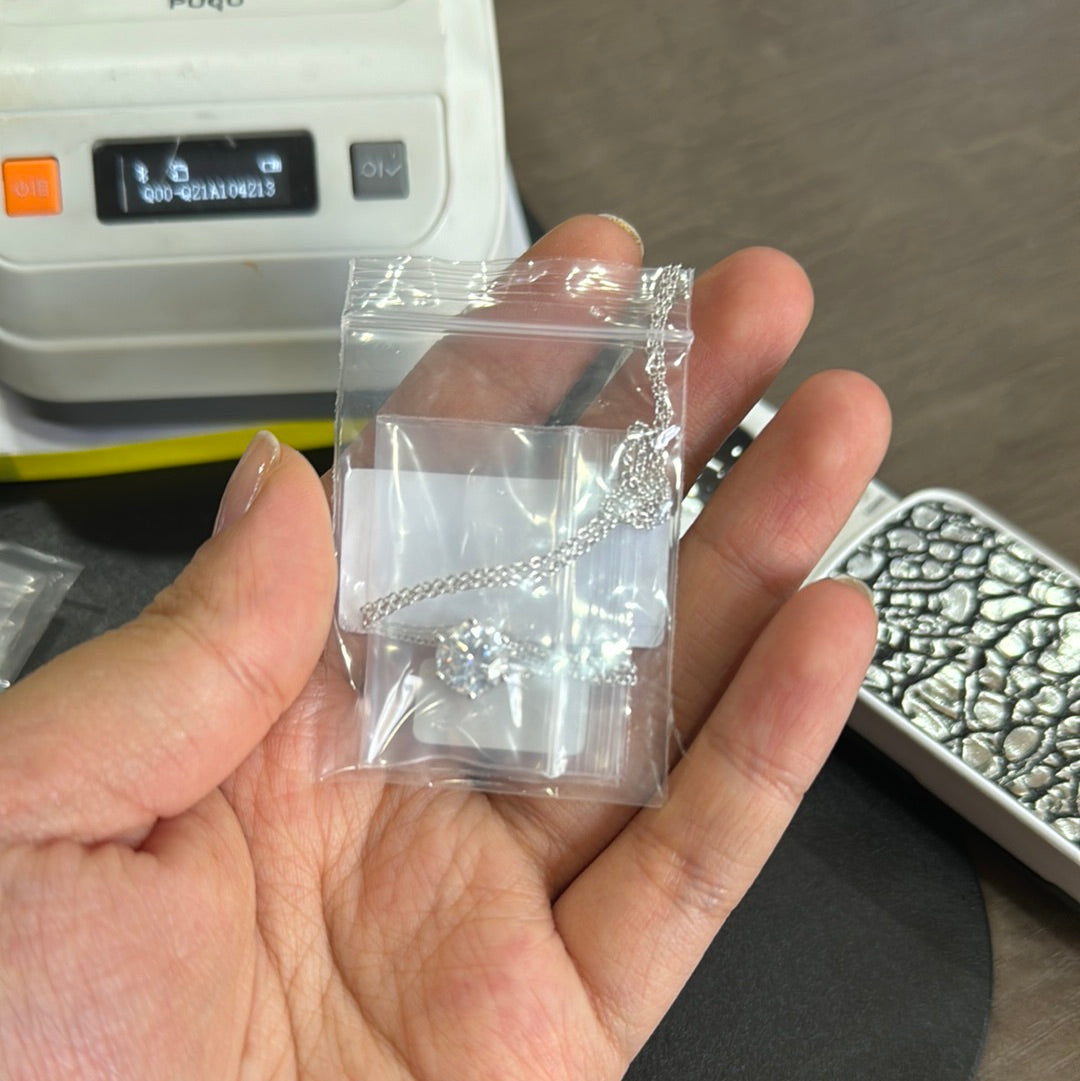 2ct. D. VVS1. Moissanite. 6 prongs. 14KW - 42150W