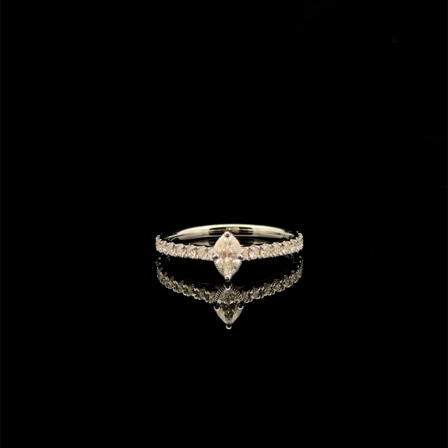 Marquise promise 0.50ctw. 0.25ct - 10KW - Natural Diamond