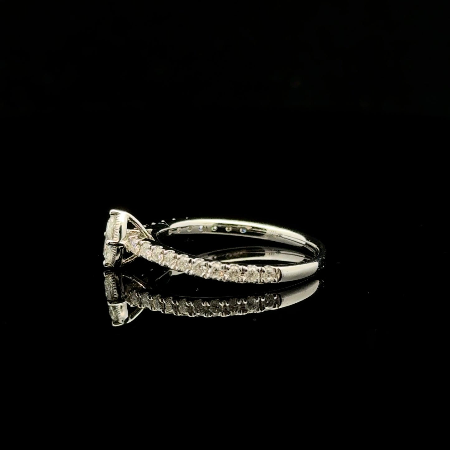 Marquise promise 0.50ctw. 0.25ct - 10KW - Natural Diamond