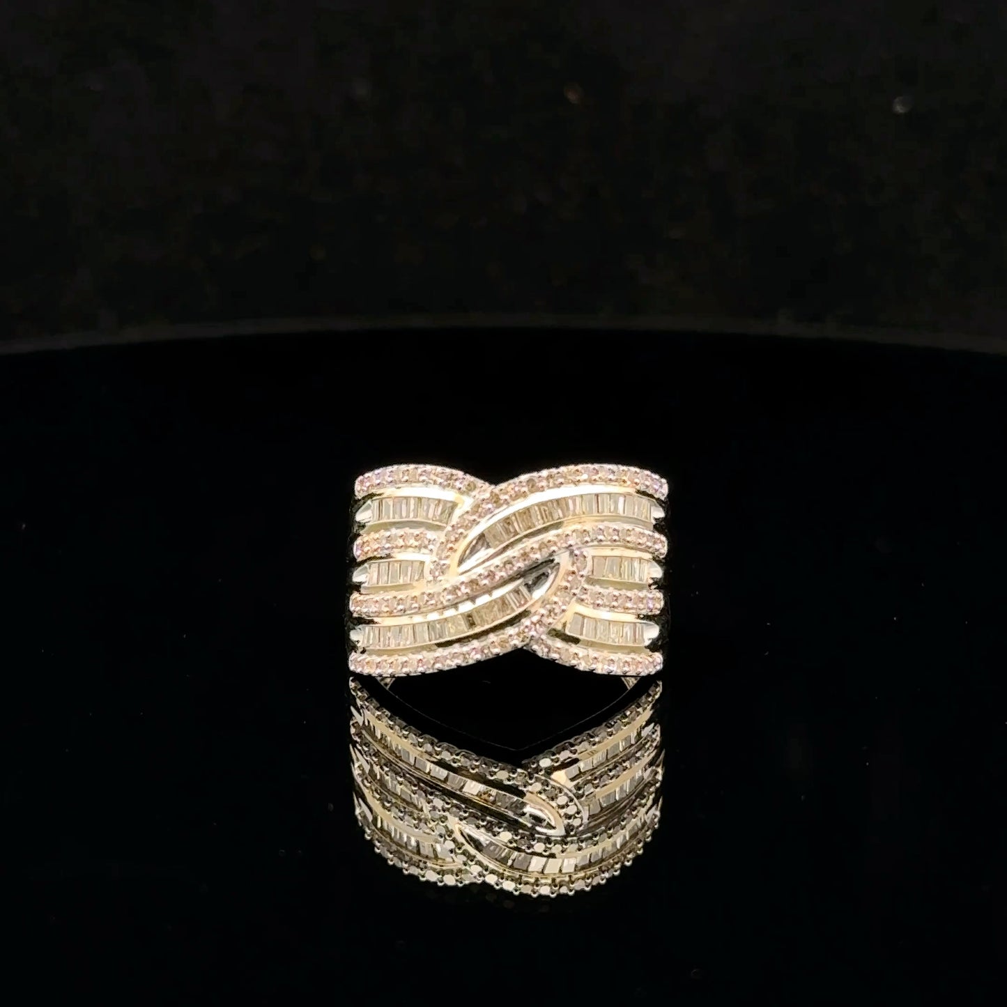 Interlock 0.50ctw. G/SI2. - 10KY - Natural Diamond