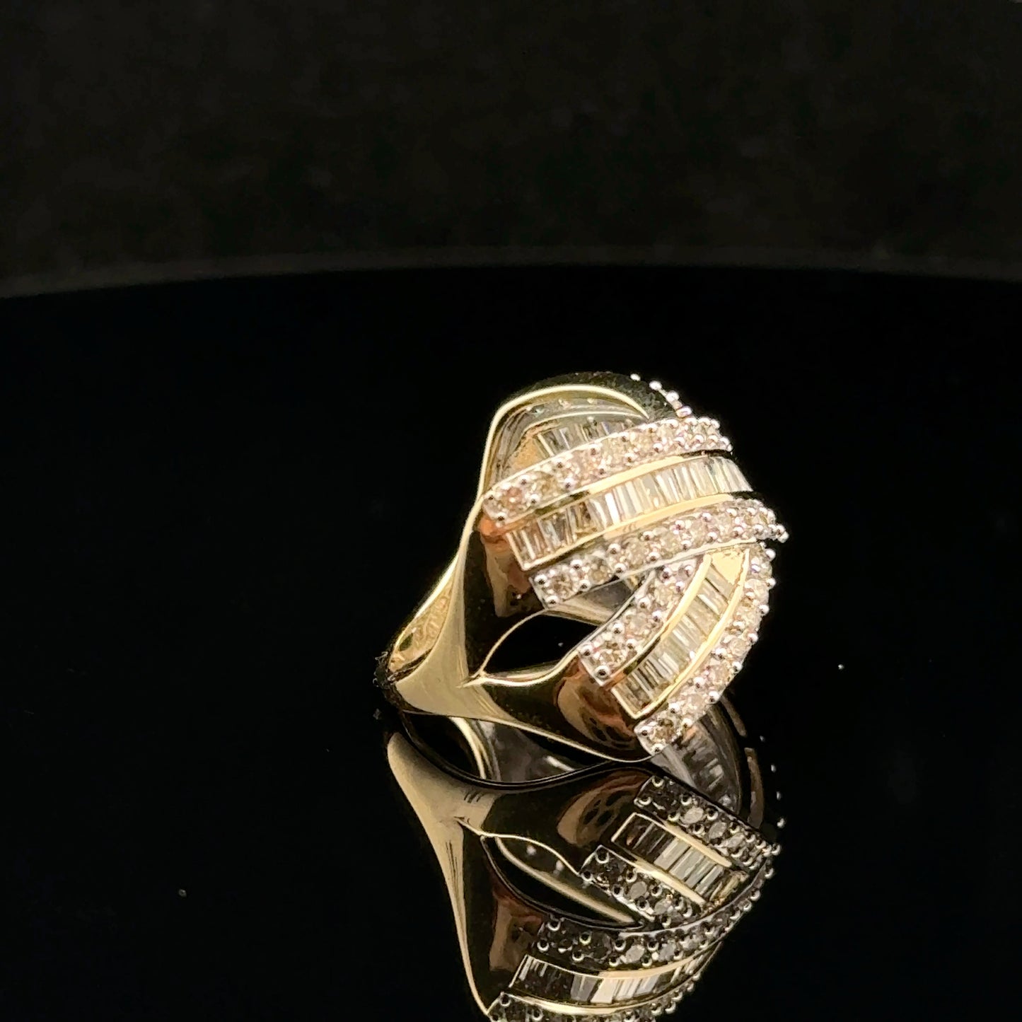 Woven X 2ctw. G/SI2 - 10KY - Natural Diamond