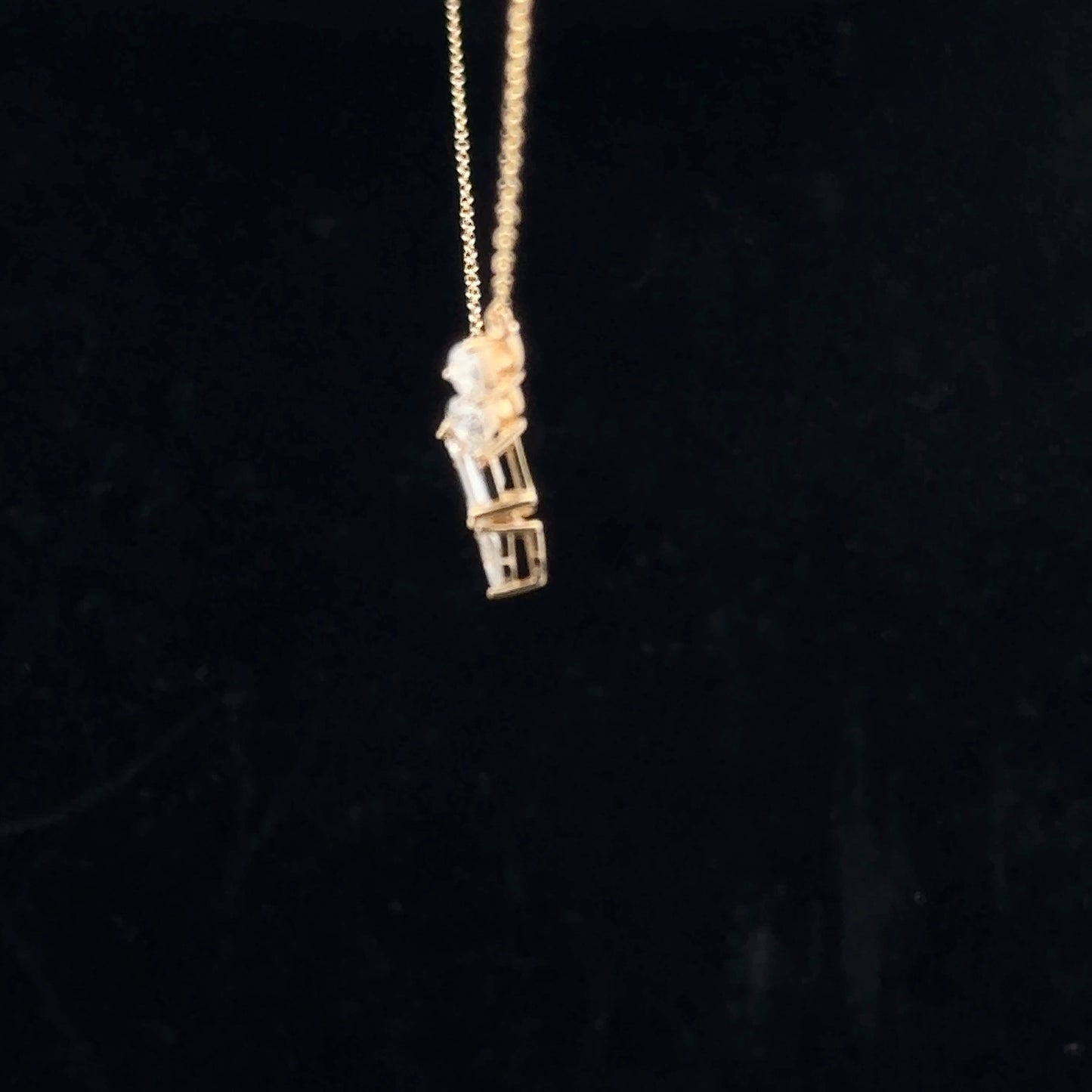 Six Stone 1ctw. D/VVS1 43cm - 14KY - Lab Diamond