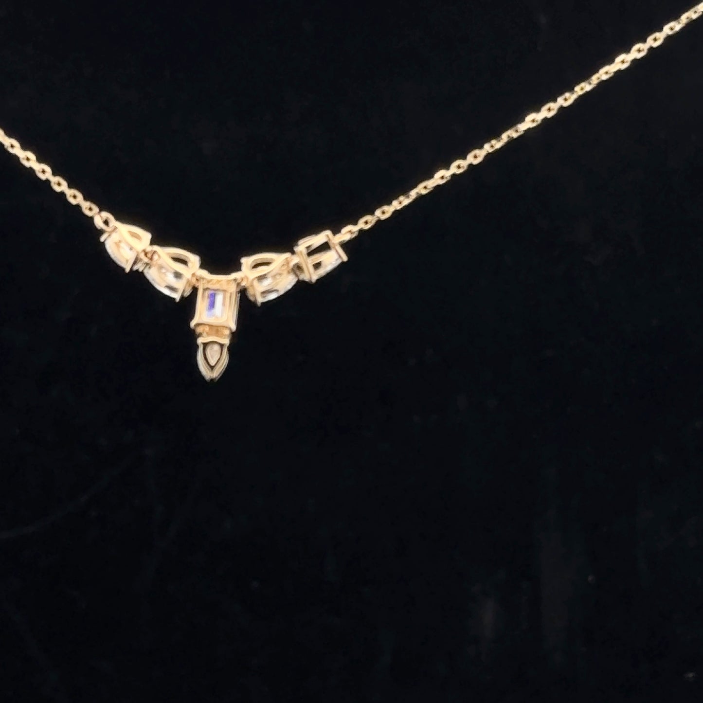 Six Stone 1ctw. D/VVS1 43cm - 14KY - Lab Diamond