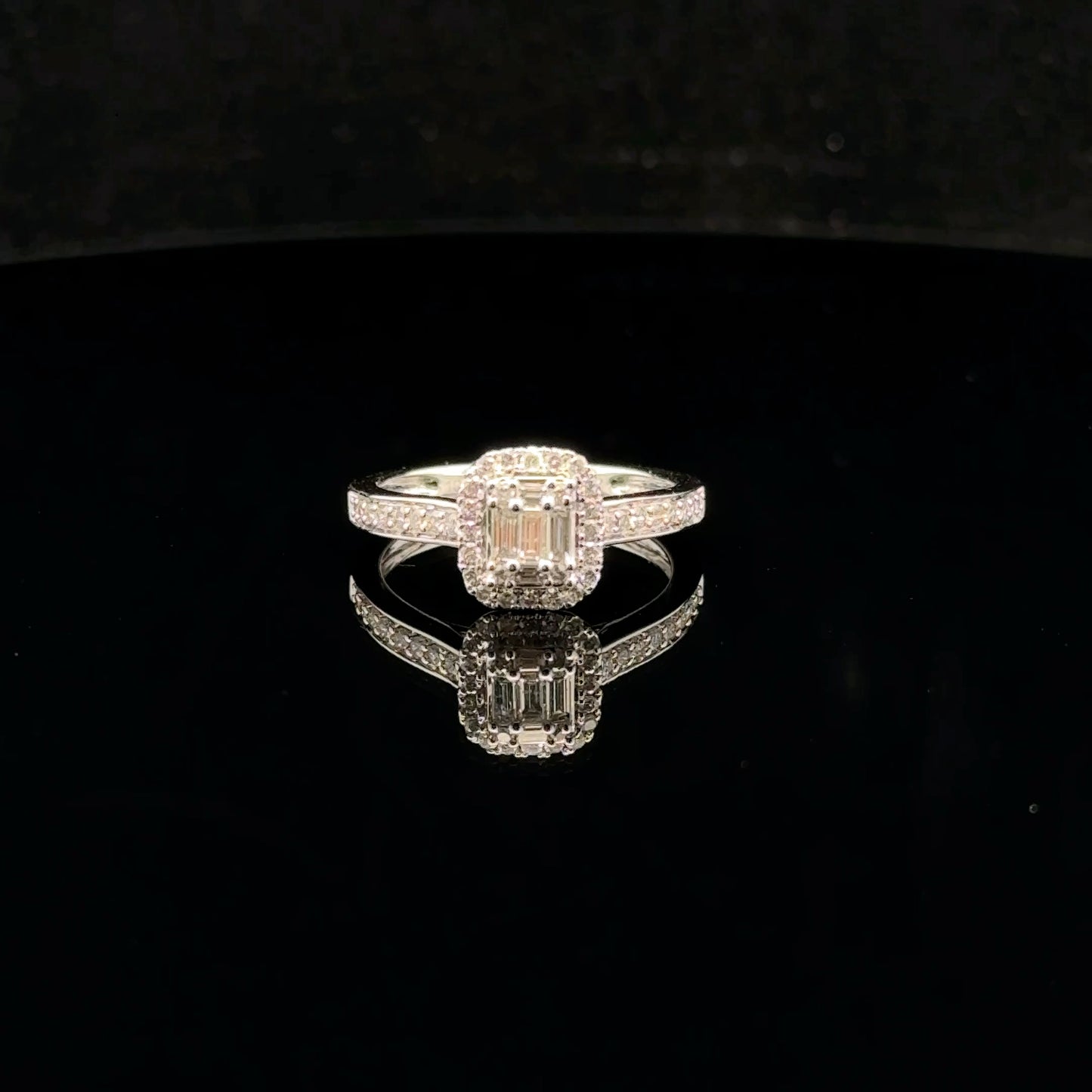 Baguette Halo 0.50ct. G/SI2 - 10KW - Natural Diamond