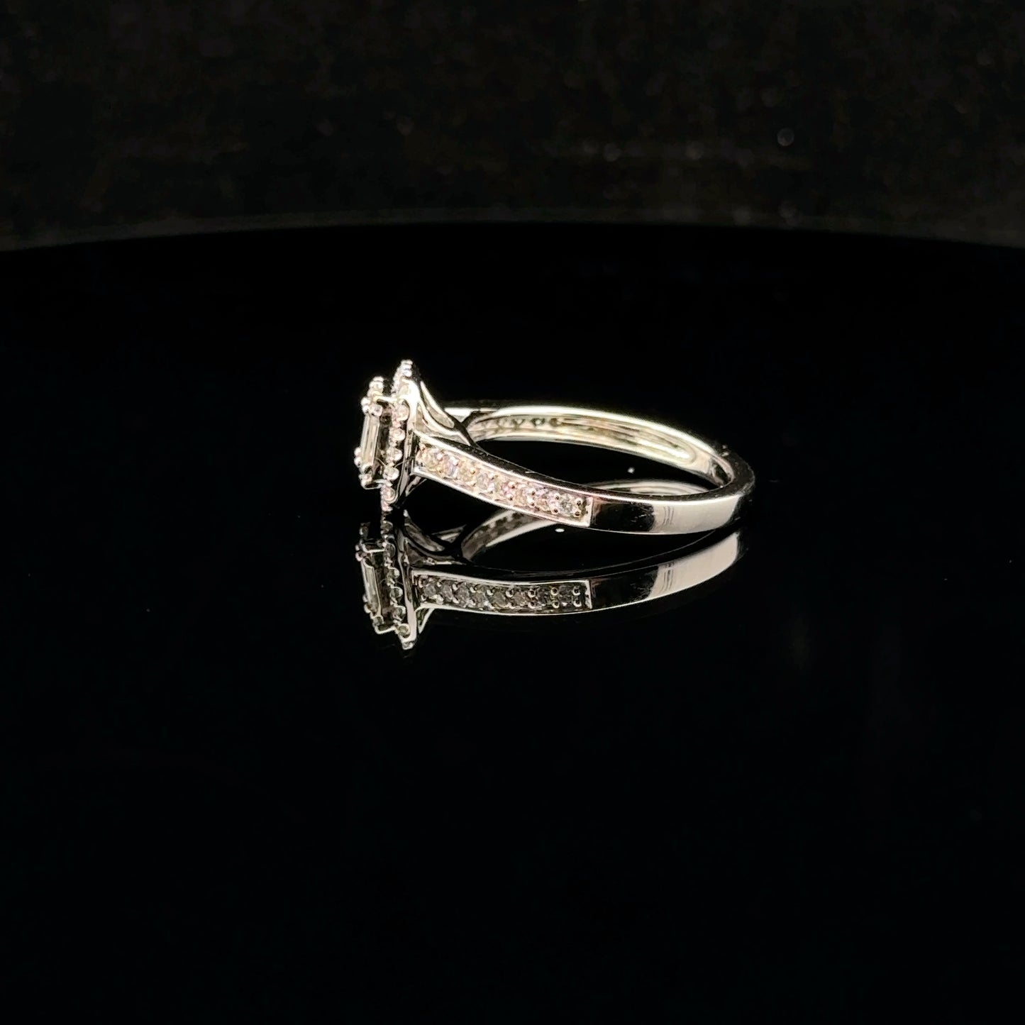Baguette Halo 0.50ct. G/SI2 - 10KW - Natural Diamond