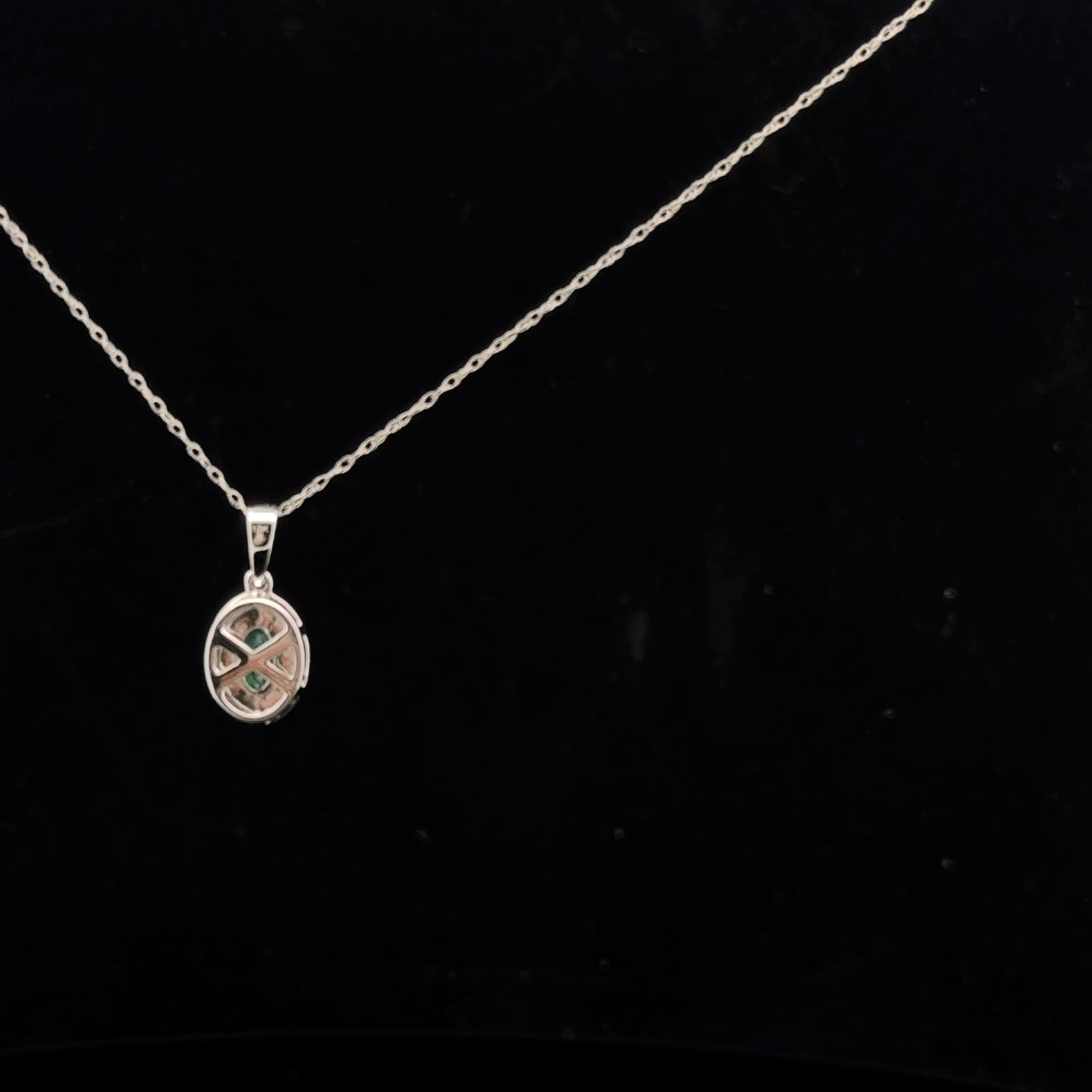Oval Halo 1ct. 0.10ctw. - 10KW - Natural Emerald