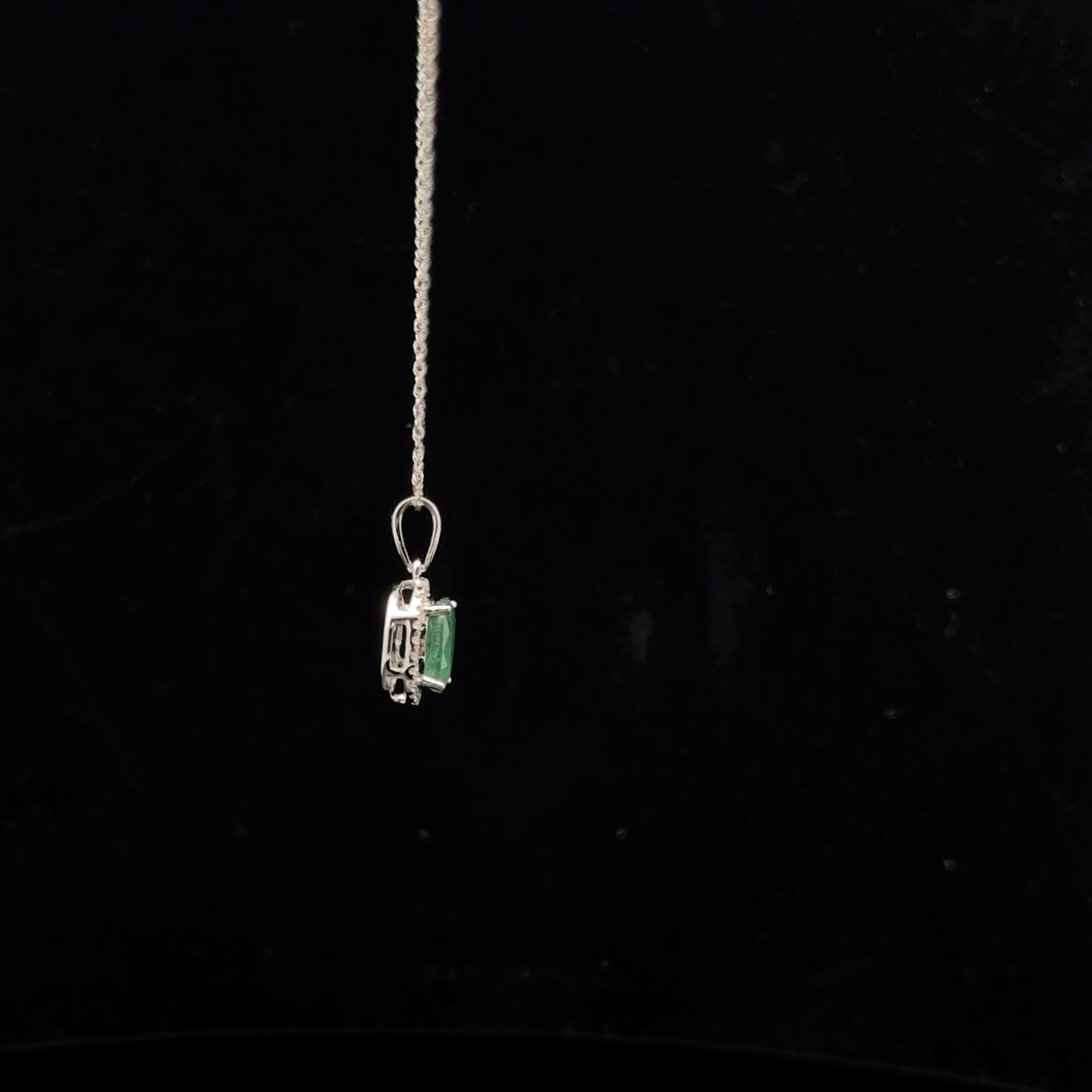 Oval Halo 1ct. 0.10ctw. - 10KW - Natural Emerald