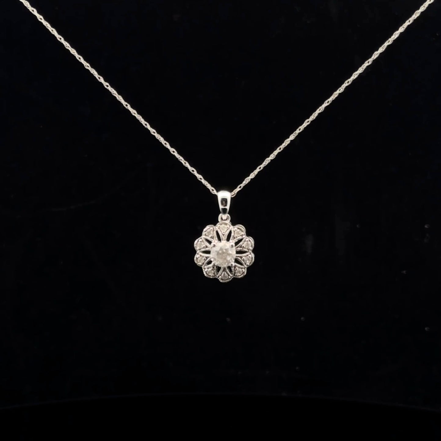 Flower Halo 0.50ctw. H/I1. - 10KW - Natural Diamond