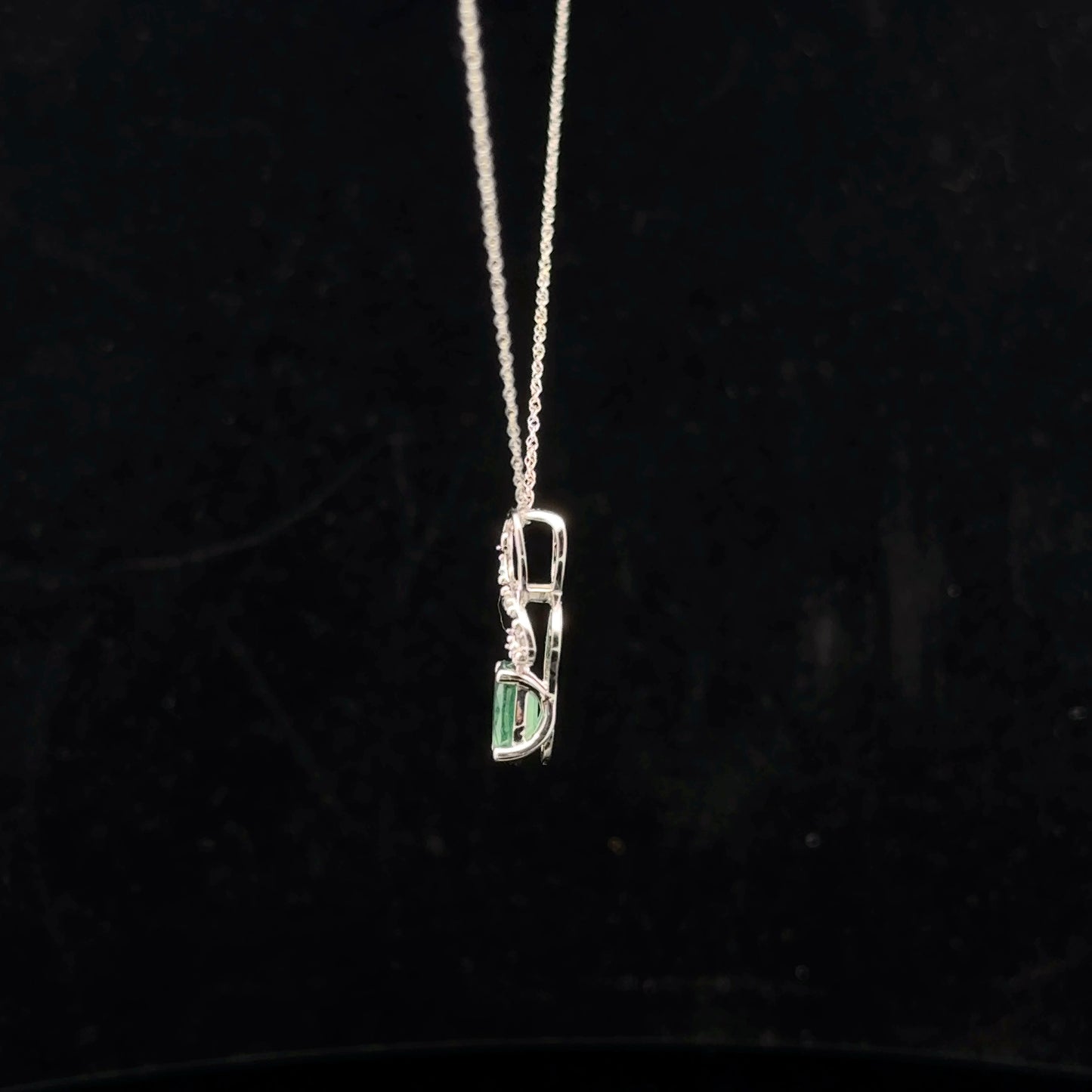 Infinity Oval 1ct. 0.08ctw. - 10KW - Natural Emerald