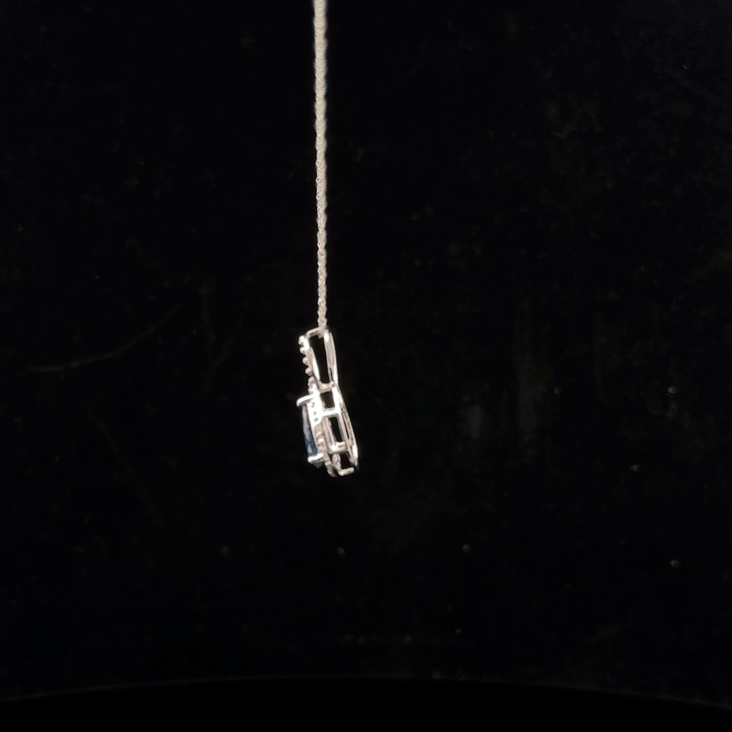 Pear Halo 1ct. 0.08ctw. - 10KW - Natural Sapphire