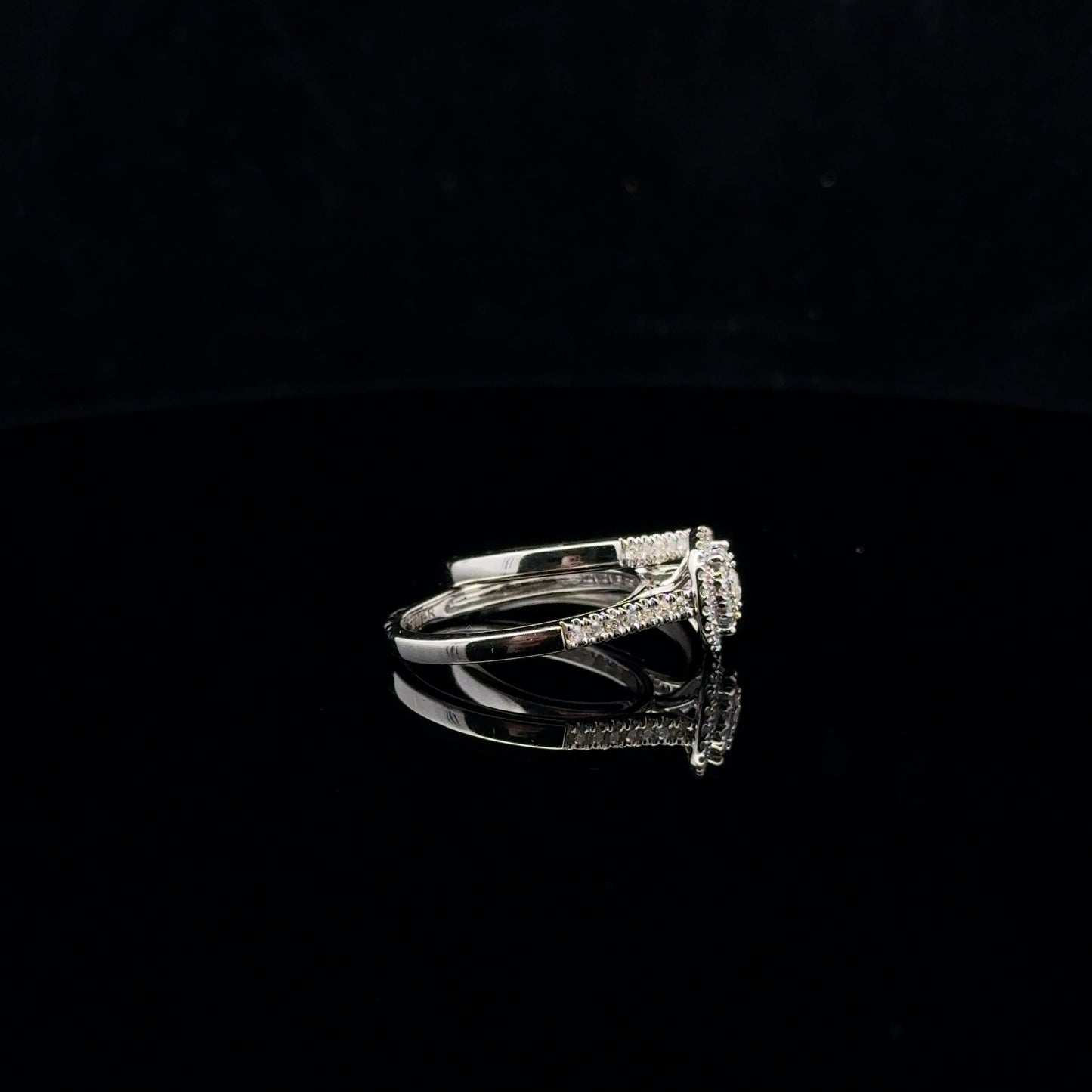 Halo Set 0.50ctw. G/I1. - 10KW - Natural Diamond