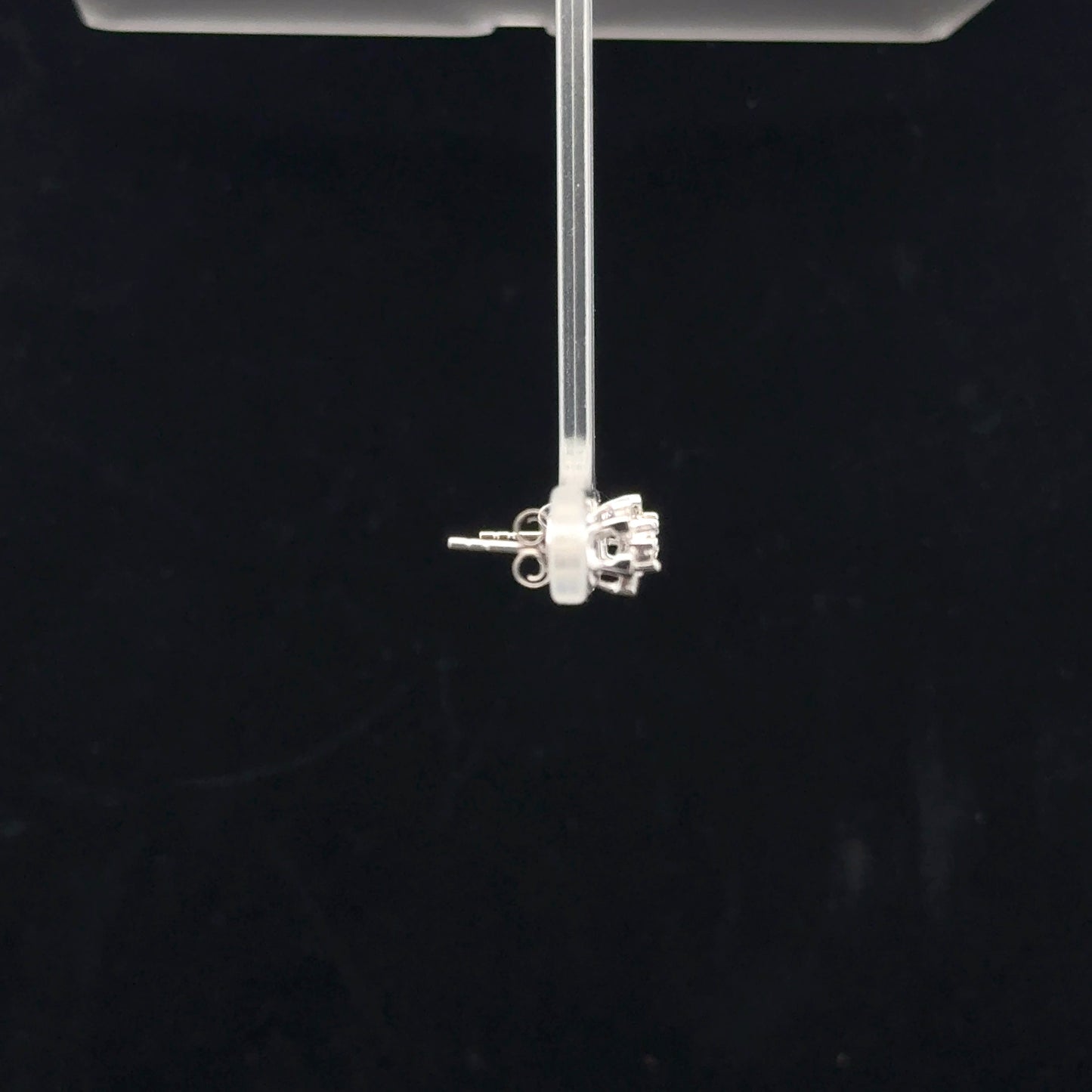 Mini Flower stud 0.25ctw. H/I1 - 10KW - Natural Diamond