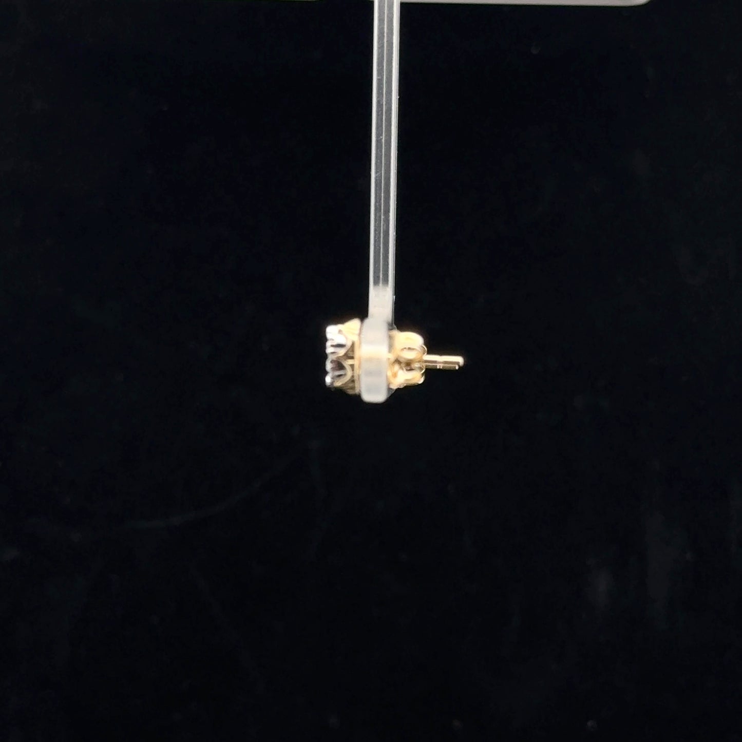 Oval Cluster 0.25ctw. G/SI2 - 10KT - Natural Diamond
