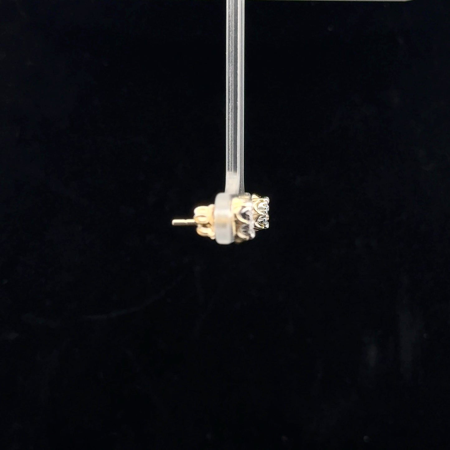 Oval Cluster 0.25ctw. G/SI2 - 10KT - Natural Diamond
