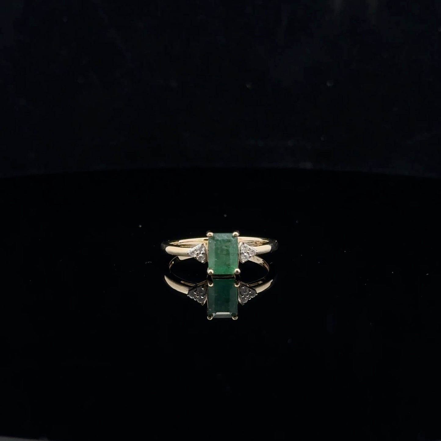 Three Stone 1ct. 0.08ct. - 10KY - Natural Emerald