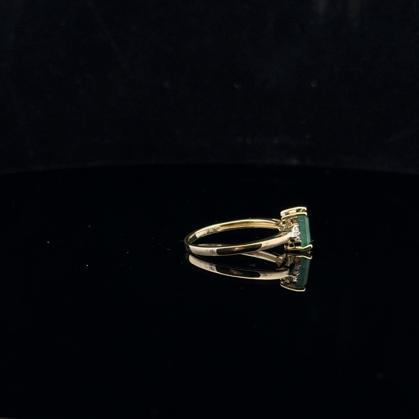 Three Stone 1ct. 0.08ct. - 10KY - Natural Emerald
