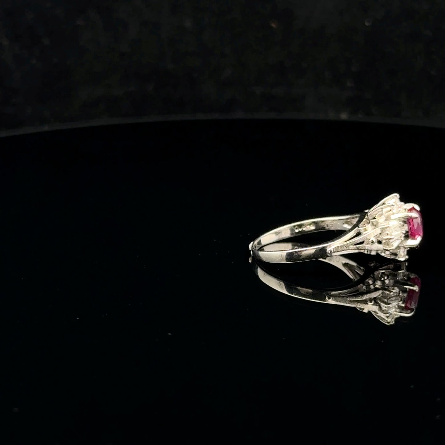 0.86ct Ruby 0.35ctw Diamond - PLAT900 - Natural - 52026