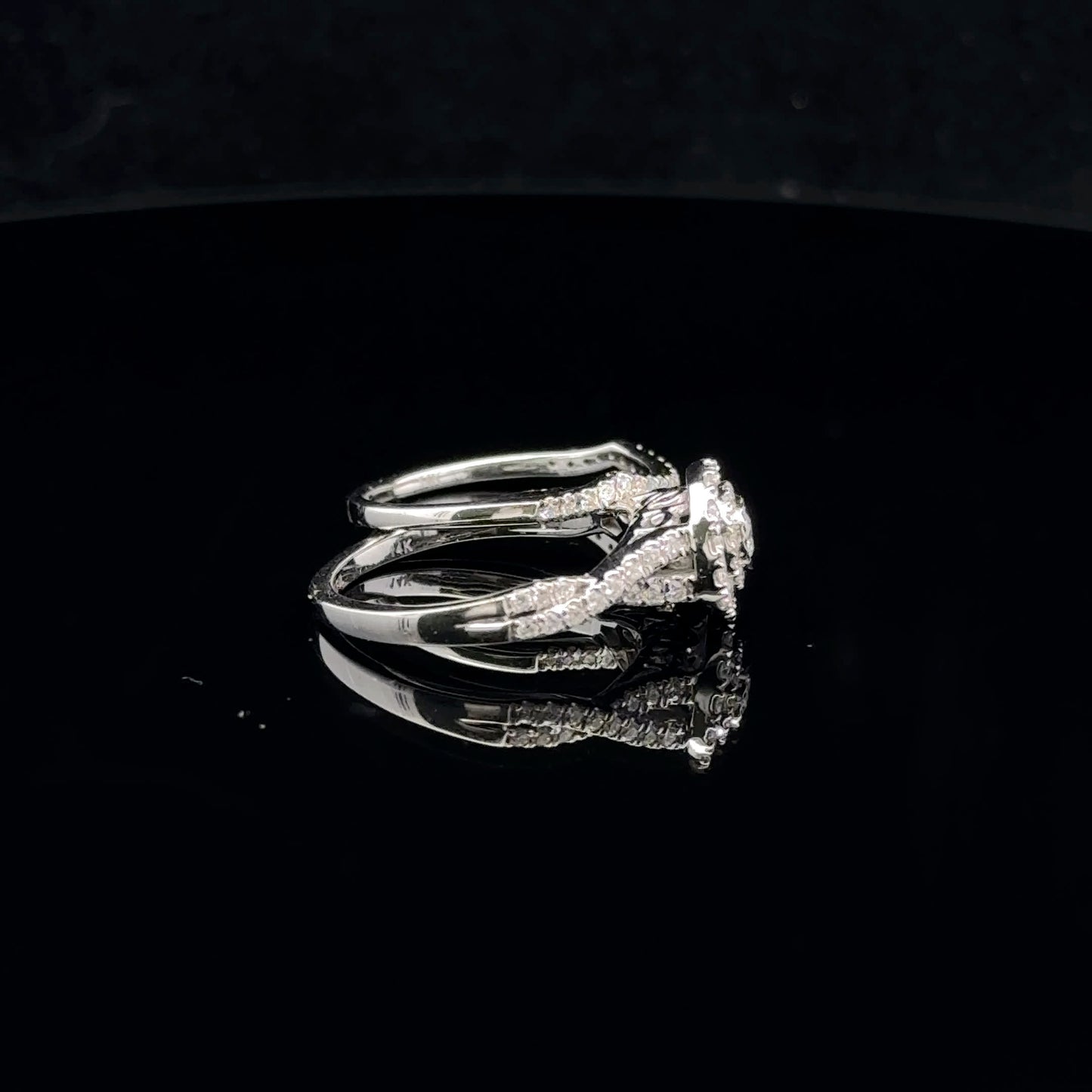 0.63ctw 0.10ct G/SI1 #6.5 Halo Twist Set - 14KW - Natural Diamond - 53024