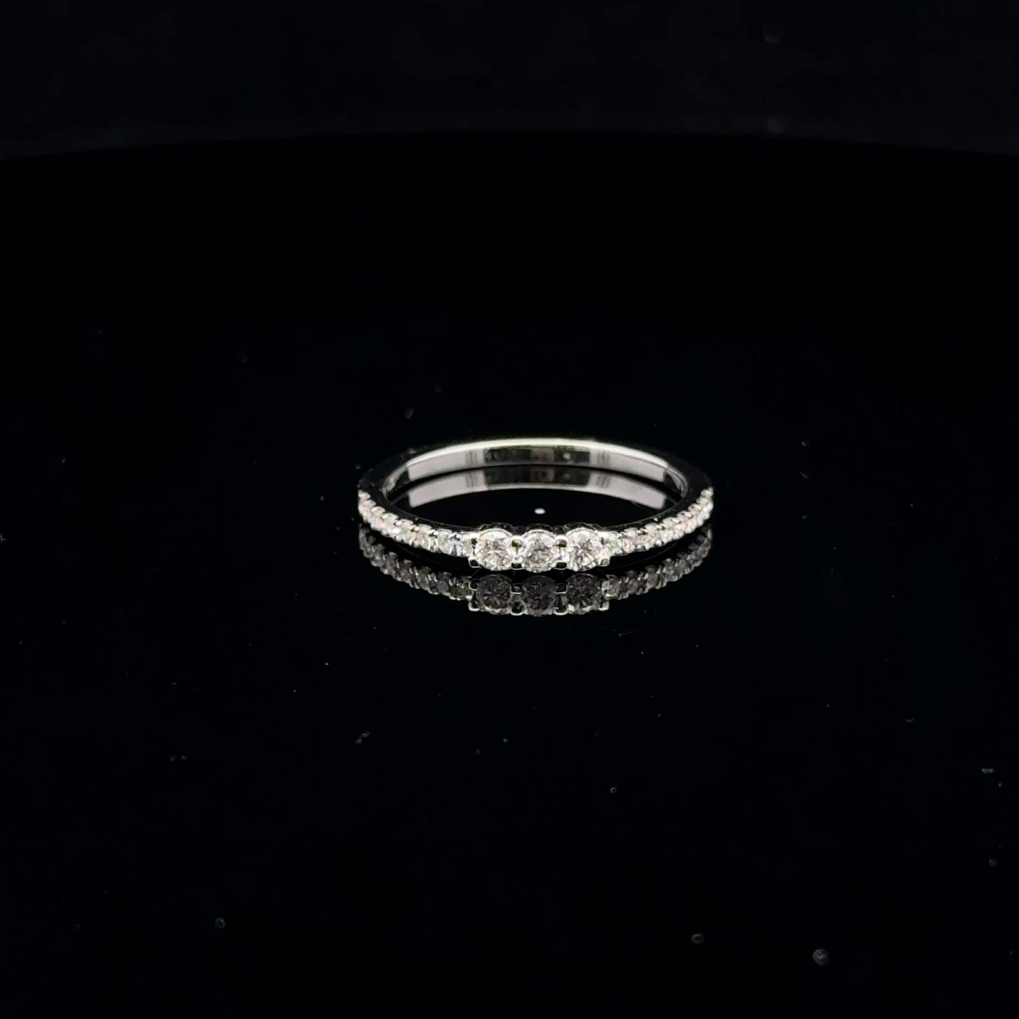 0.25ctw H/Si2 #7 Three Stone Band - 10KW - Natural Diamond - 53096