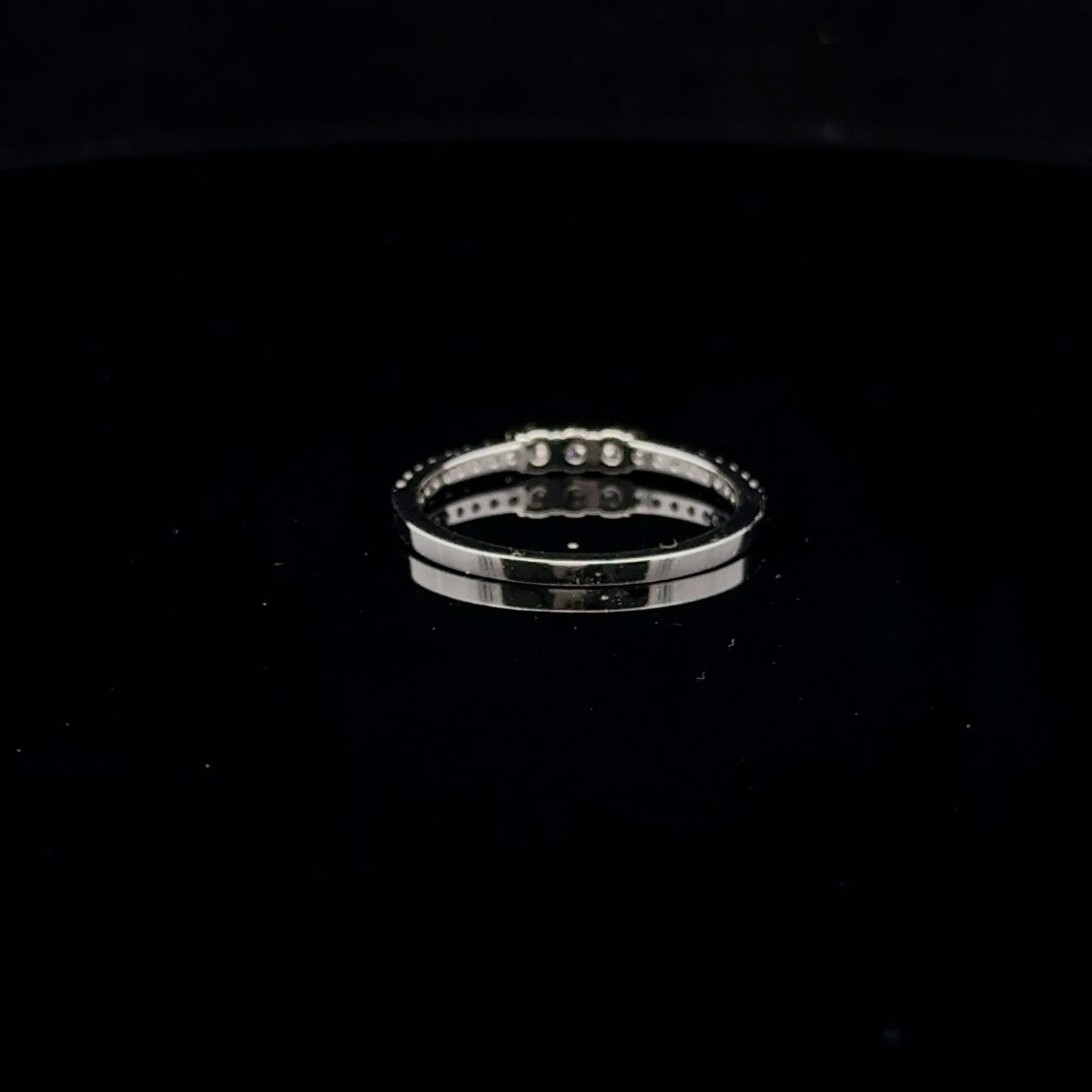 0.25ctw H/Si2 #7 Three Stone Band - 10KW - Natural Diamond - 53096