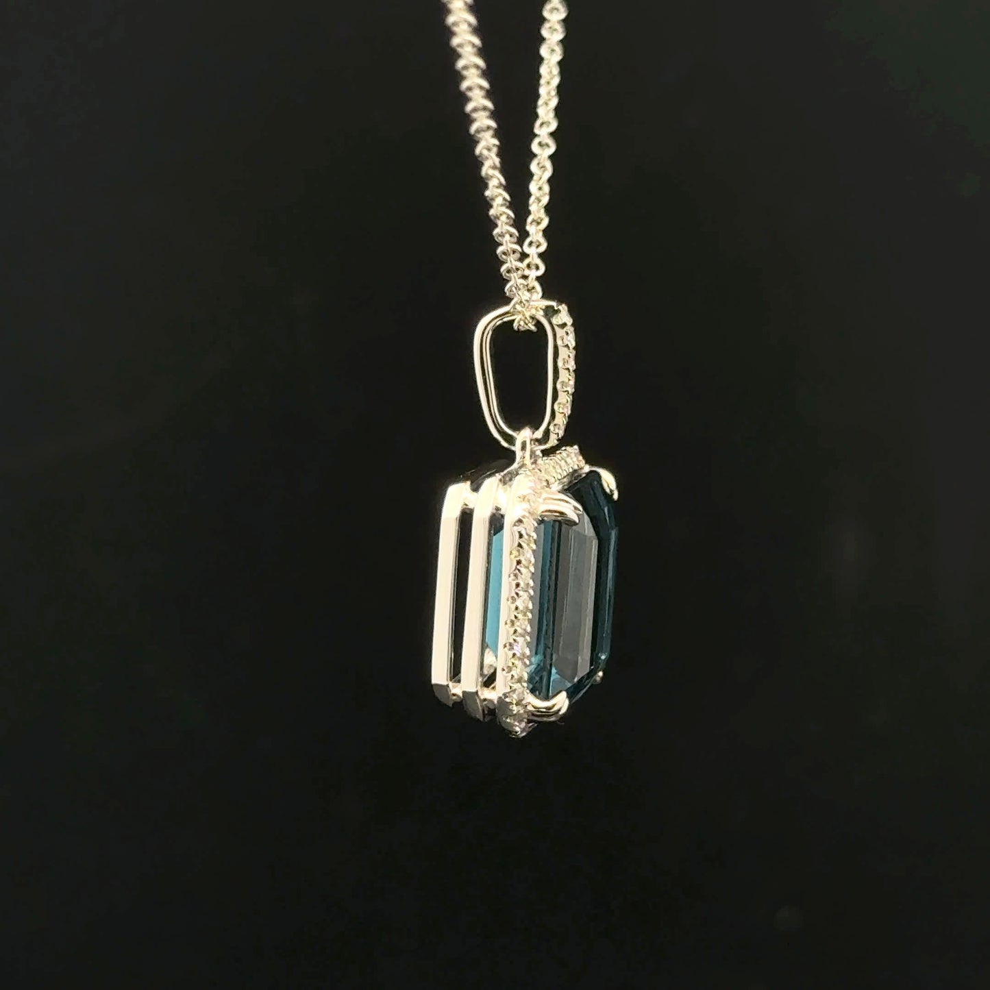 ATS0675 Necklace EFFY Topaz - 14KW - Natural Diamond - 53332