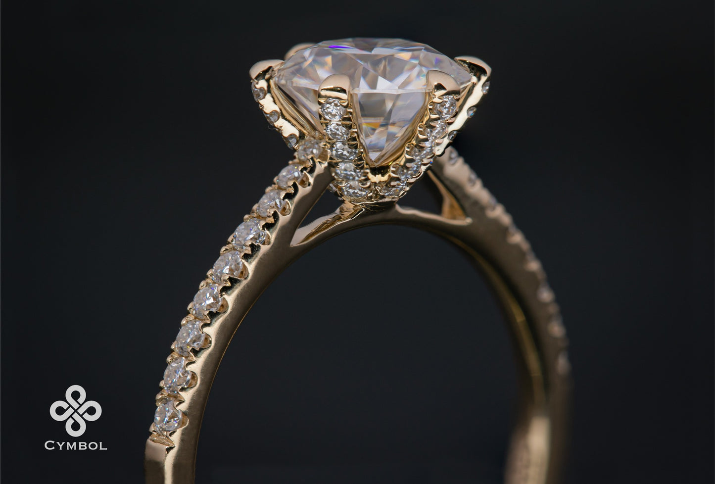 Six prongs - Moissanite - 14KY - 0.30ct. D/VVS1.