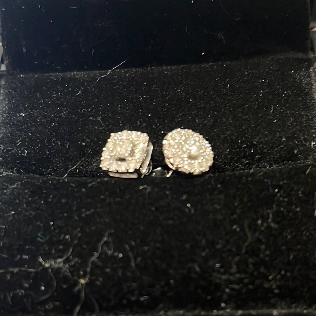Round studs - 10KW - 0.50ctw G/SI2 - Natural diamond - 34408