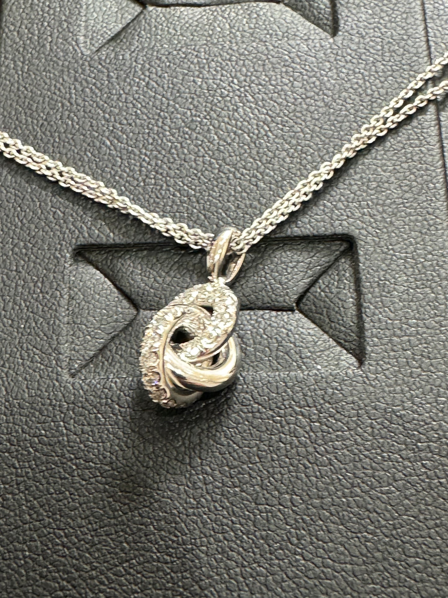 Triple Knot 0.50ctw. F. SI2. 10KW - Natural Diamond 42060