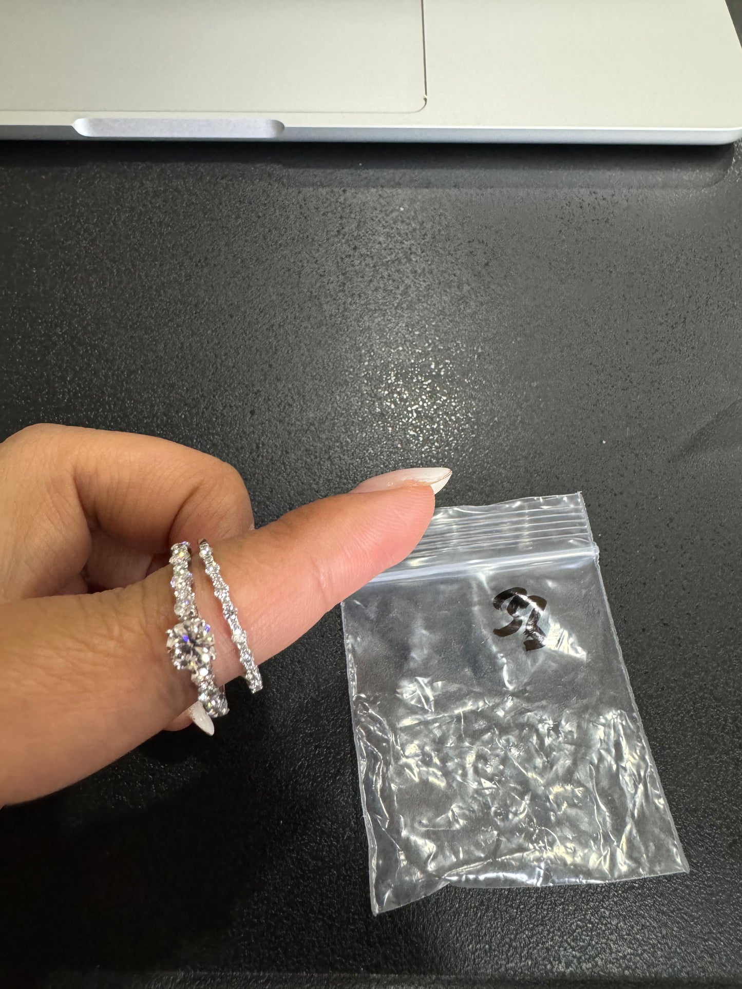 Round Brilliant Set - 1.25ctw. 0.50ct. G/SI2 #710KW - Natural Diamond - 43433