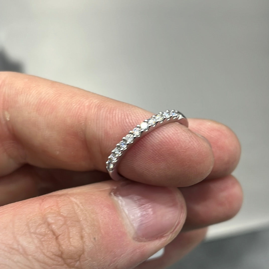 Band - 10KW - 0.25ctw #7 - Natural Diamond - 32059