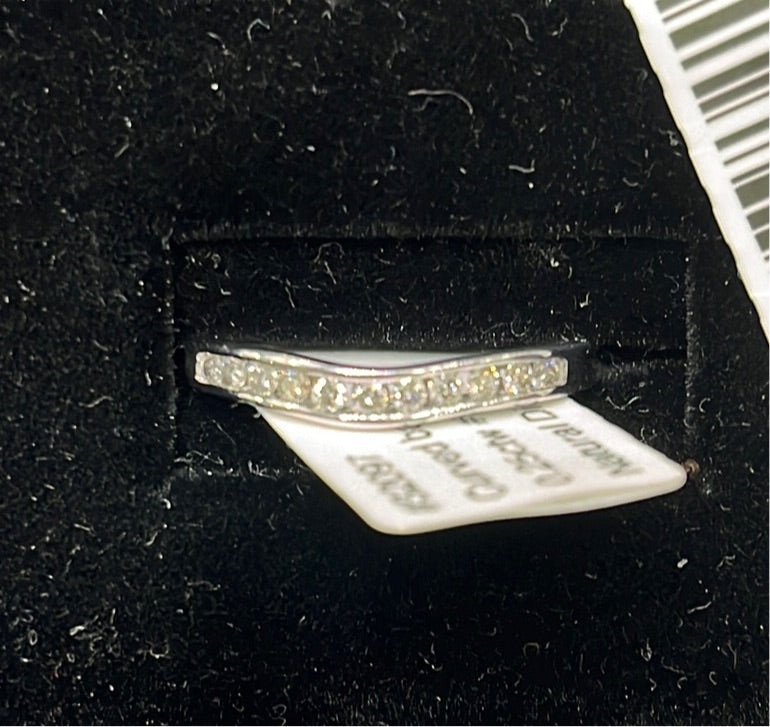 Curved band - 10KW - 0.25ctw #9 - Natural Diamond - #32097