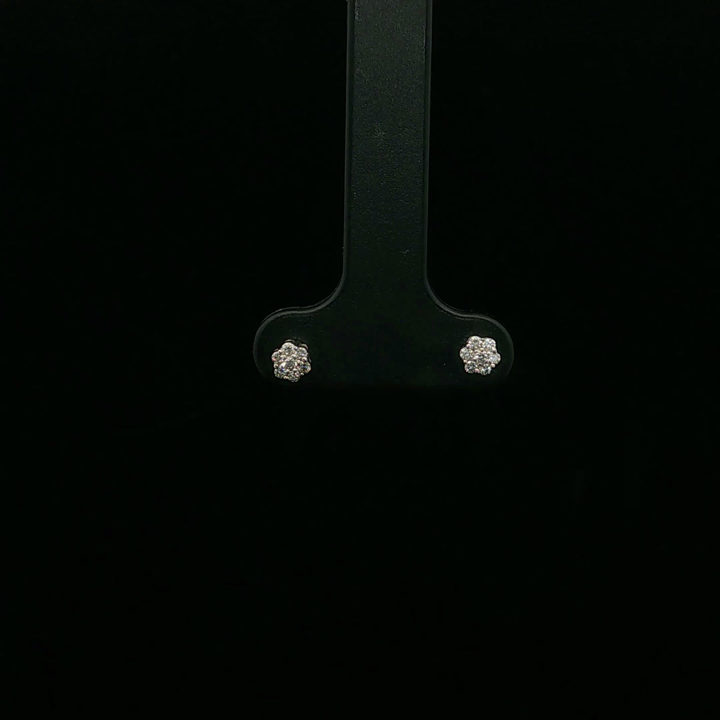 0.12ctw G/SI1 Mini Flower Screwback - 10KW - Natural Diamond - 64171