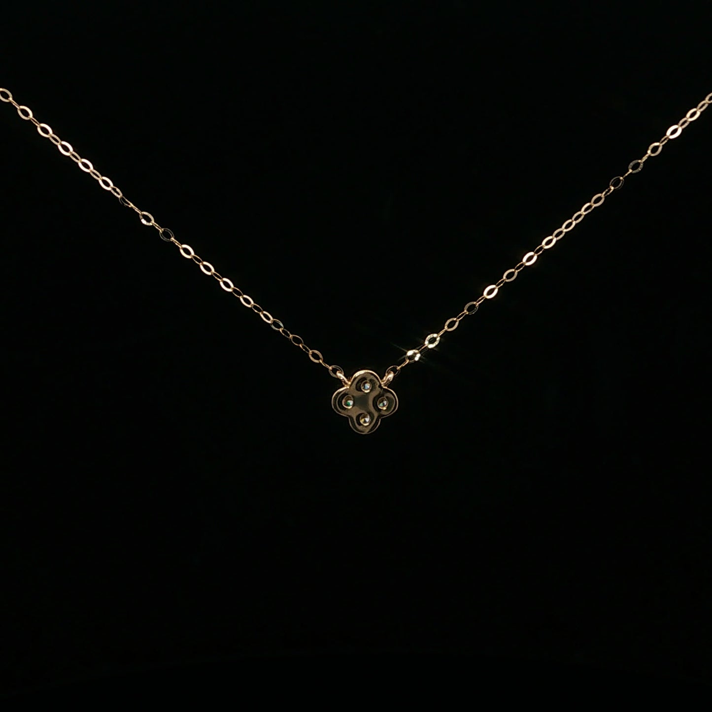 0.20ctw G/VS2 Four Petal Pendant - 14KY - Natural Diamond - 64191