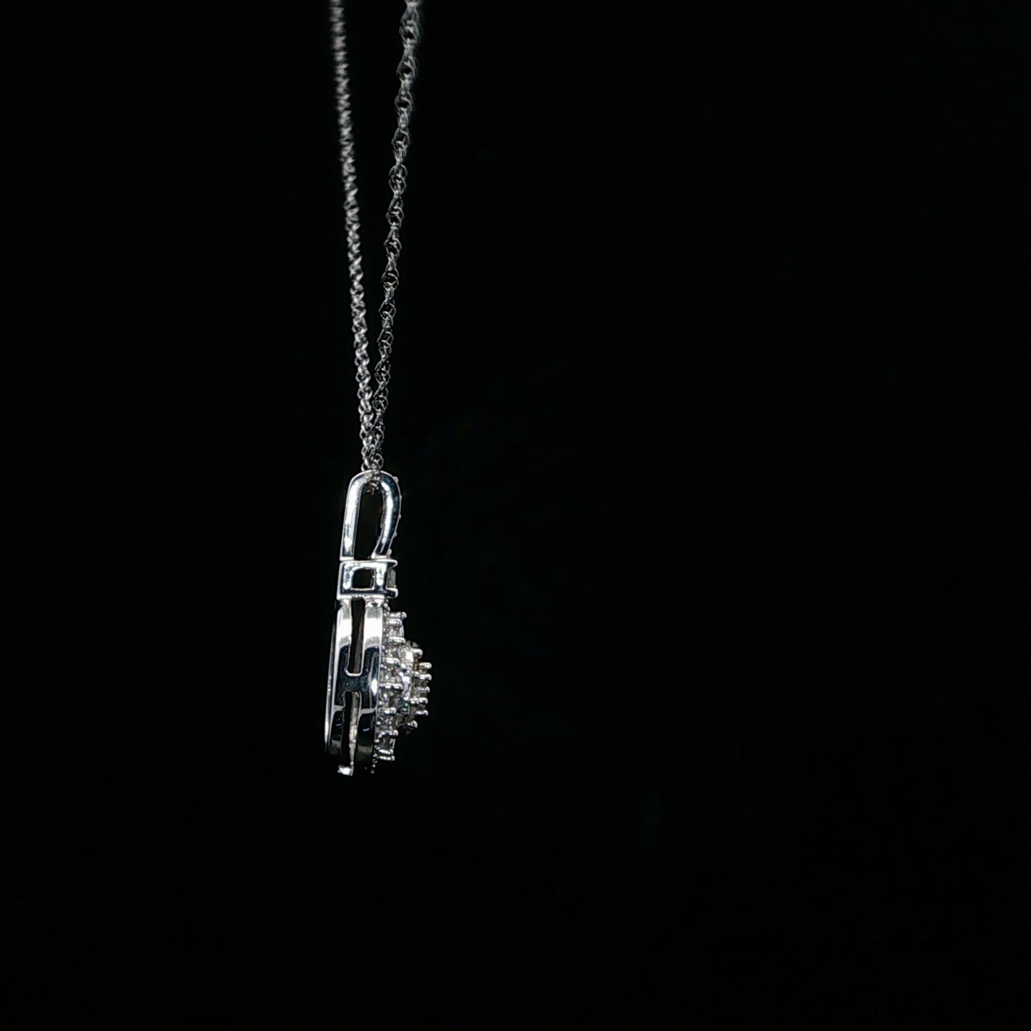 0.25ctw G/SI2 Cluster Oval Halo - 10KW - Natural Diamond - 64208-3