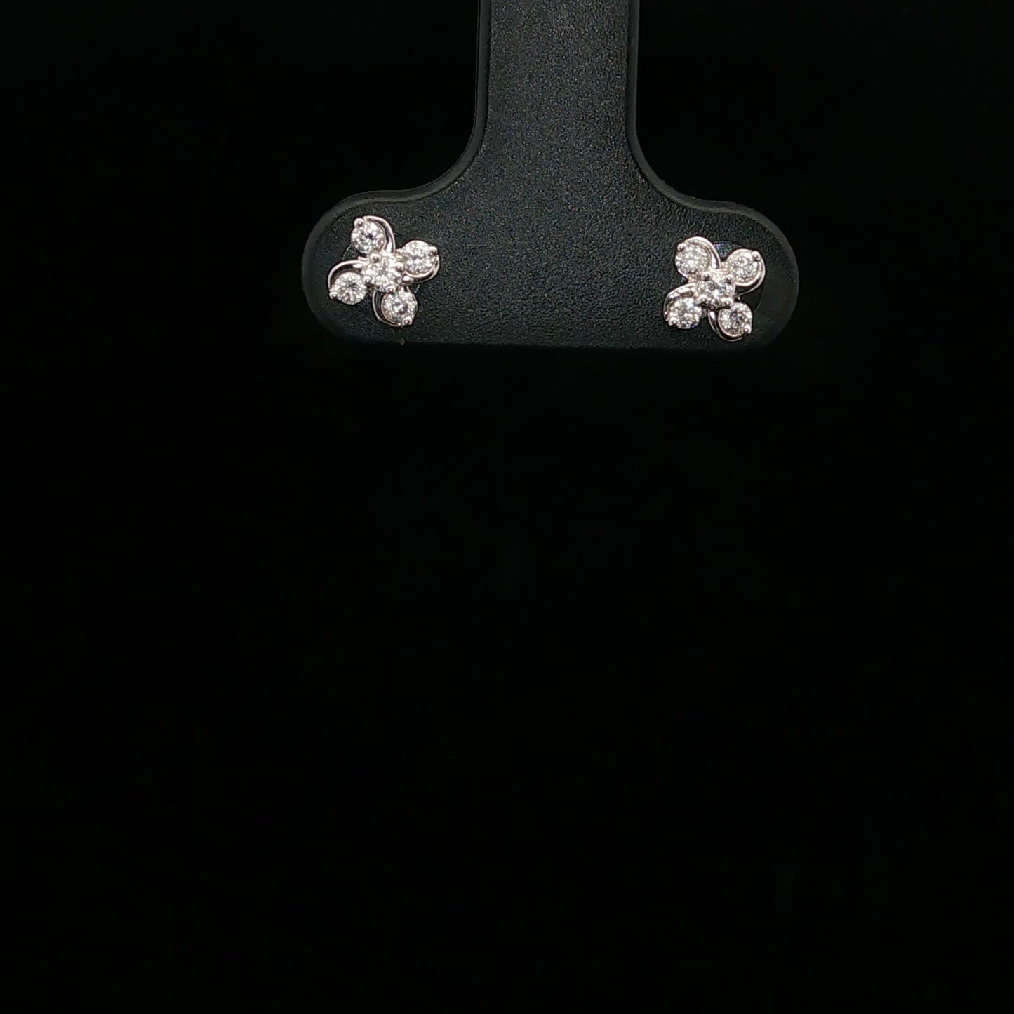 0.15ctw G/VS2 Mini Flower Studs - 14KW - Natural Diamond - 64211