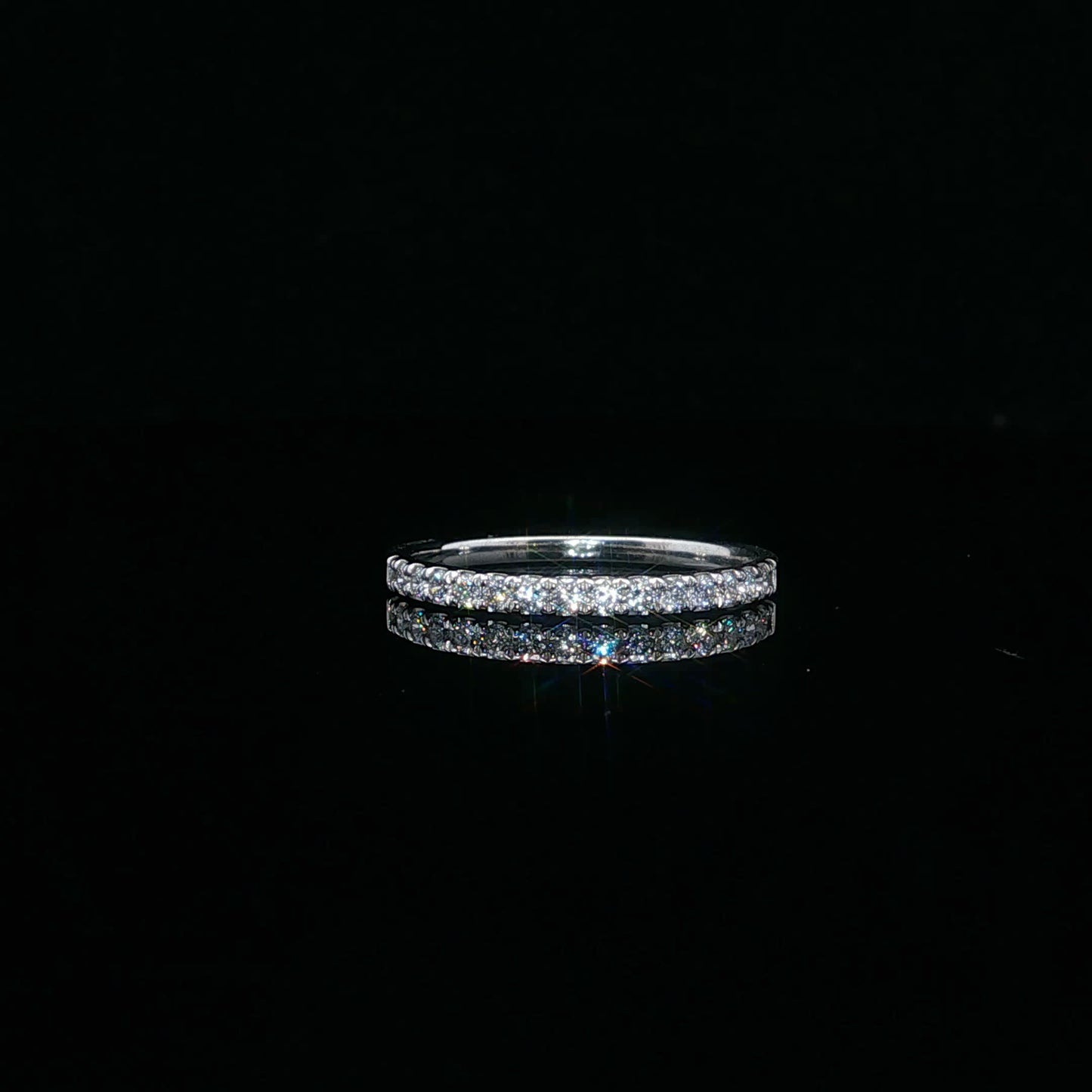 0.25ctw G/SI1 Classic Band - PT950 - Natural Diamond - 64098-7-7