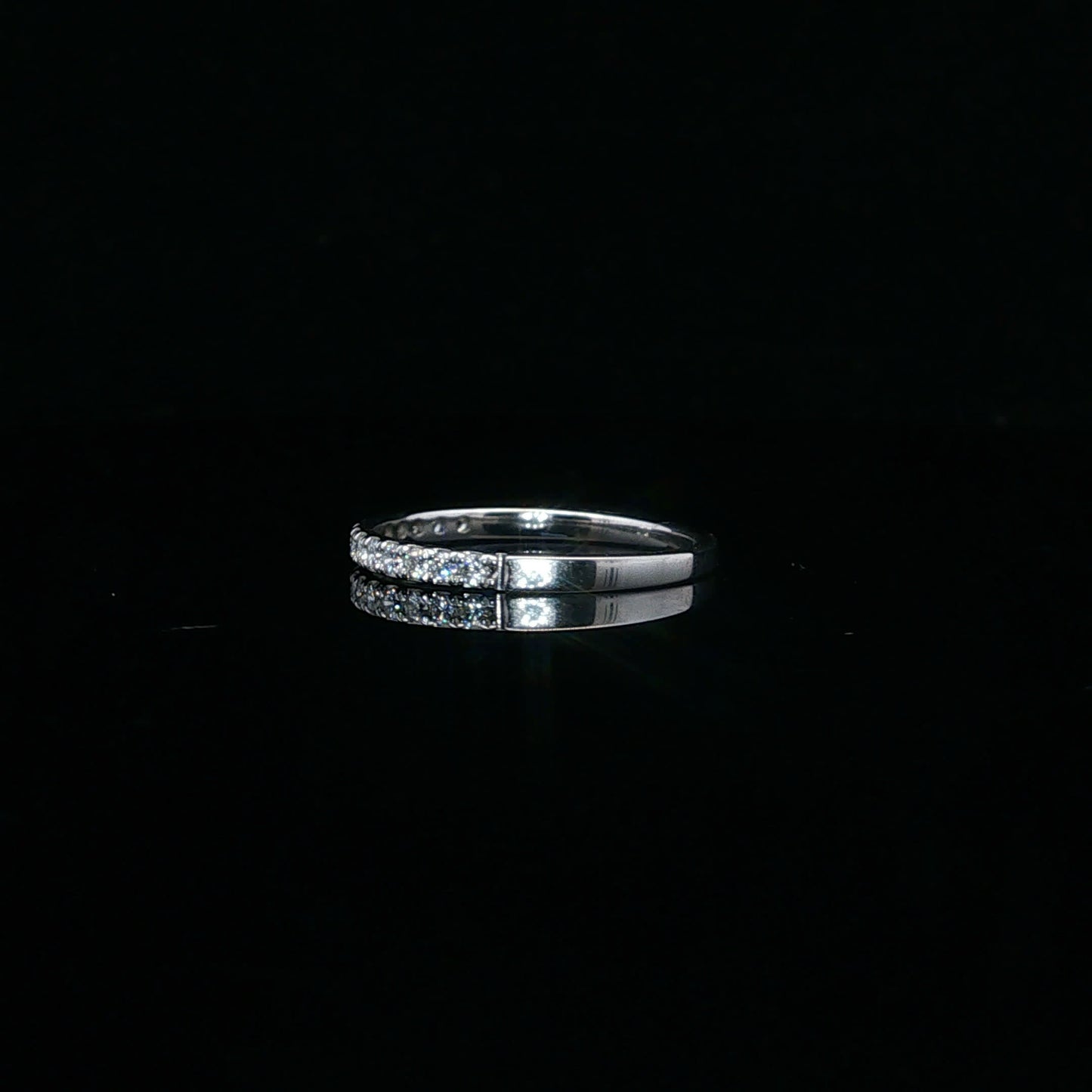 0.25ctw G/SI1 Classic Band - PT950 - Natural Diamond - 64098-7-7