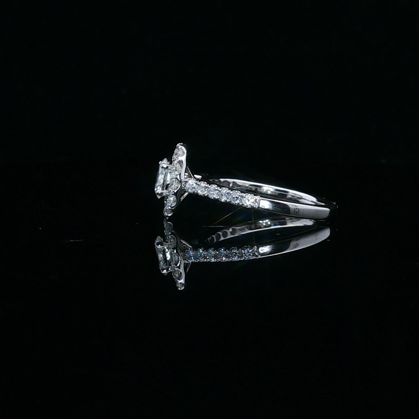 1.00ctw 0.45ct E/VS2 Oval Halo - 10KW - Lab Diamond - 64106-7