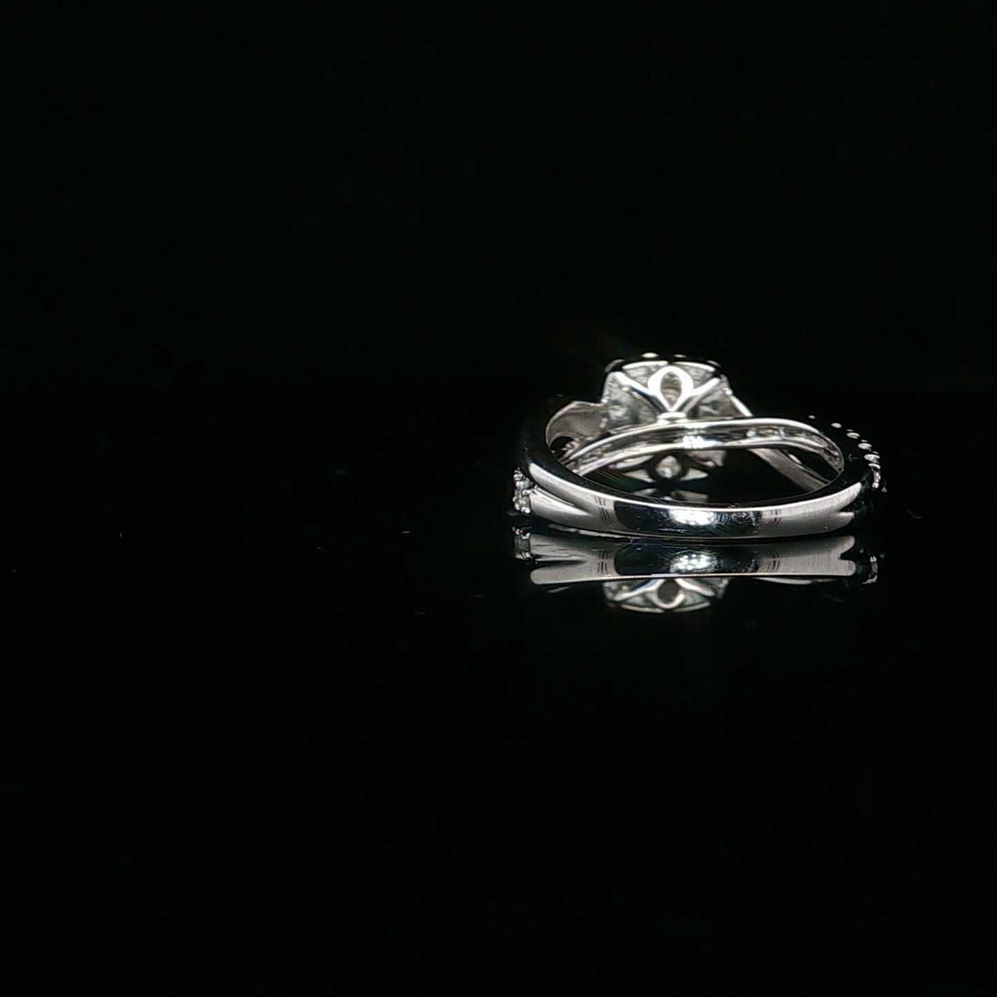 0.87 ctw 0.33 ct F/SI2 RBC Twist - 10KW - Natural Diamond - 64109-7