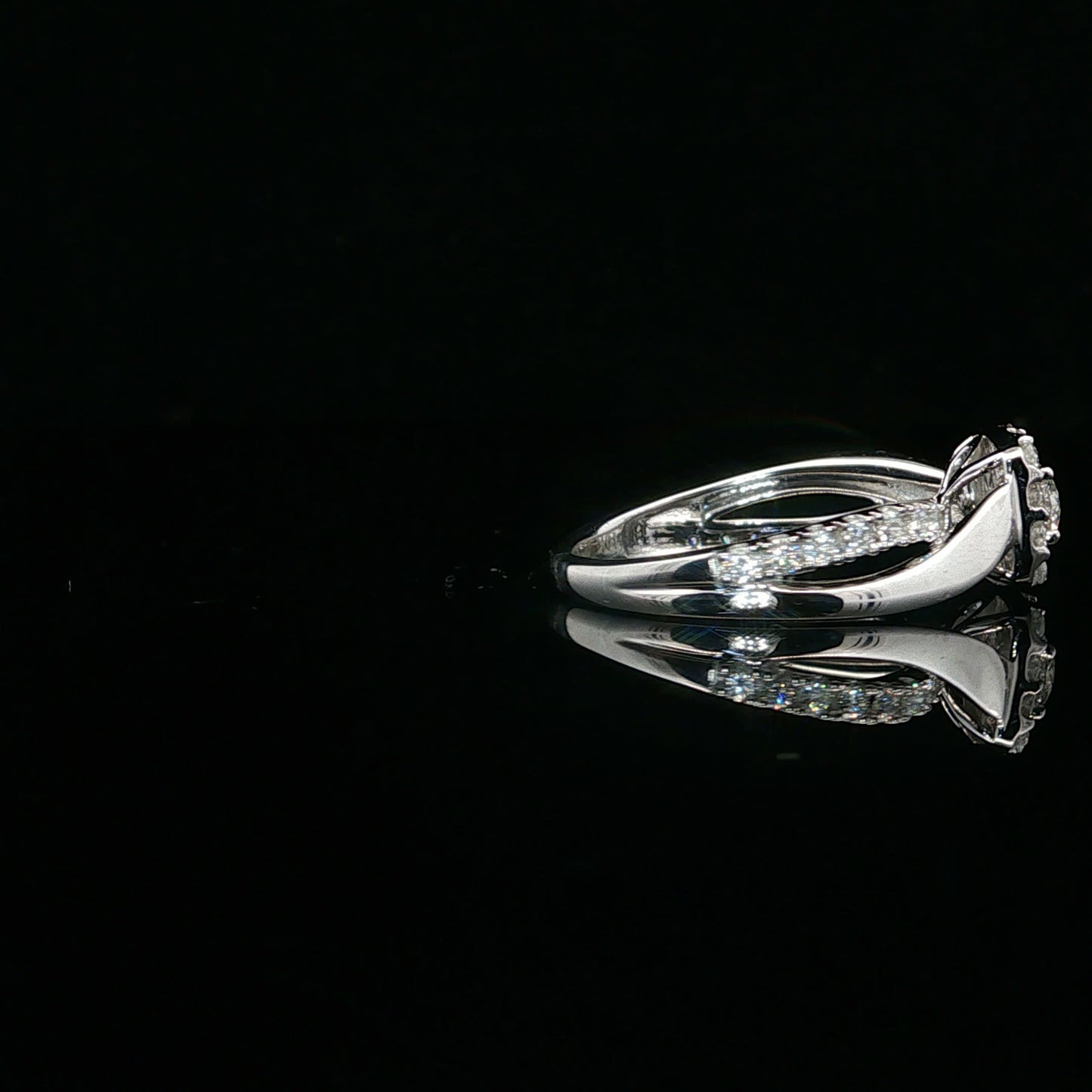 0.87 ctw 0.33 ct F/SI2 RBC Twist - 10KW - Natural Diamond - 64109-7