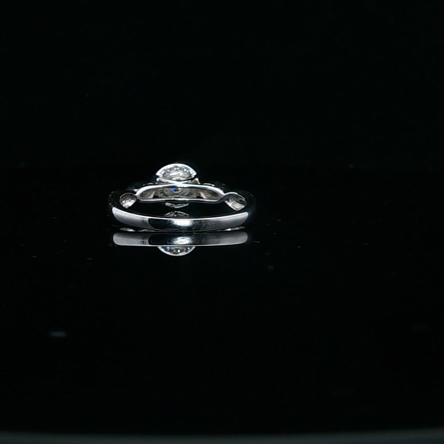 0.38ctw 0.16ct F/SI1 Twist Halo - 14KW - Natural Diamond - 64123-7-8