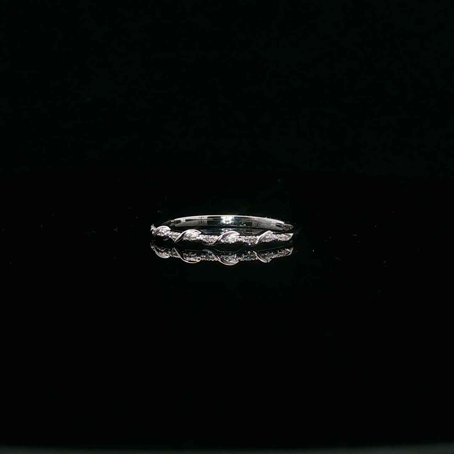 0.025ctw G/I1 Flow Band - 10KW - Natural Diamond - 64126-6.5-3