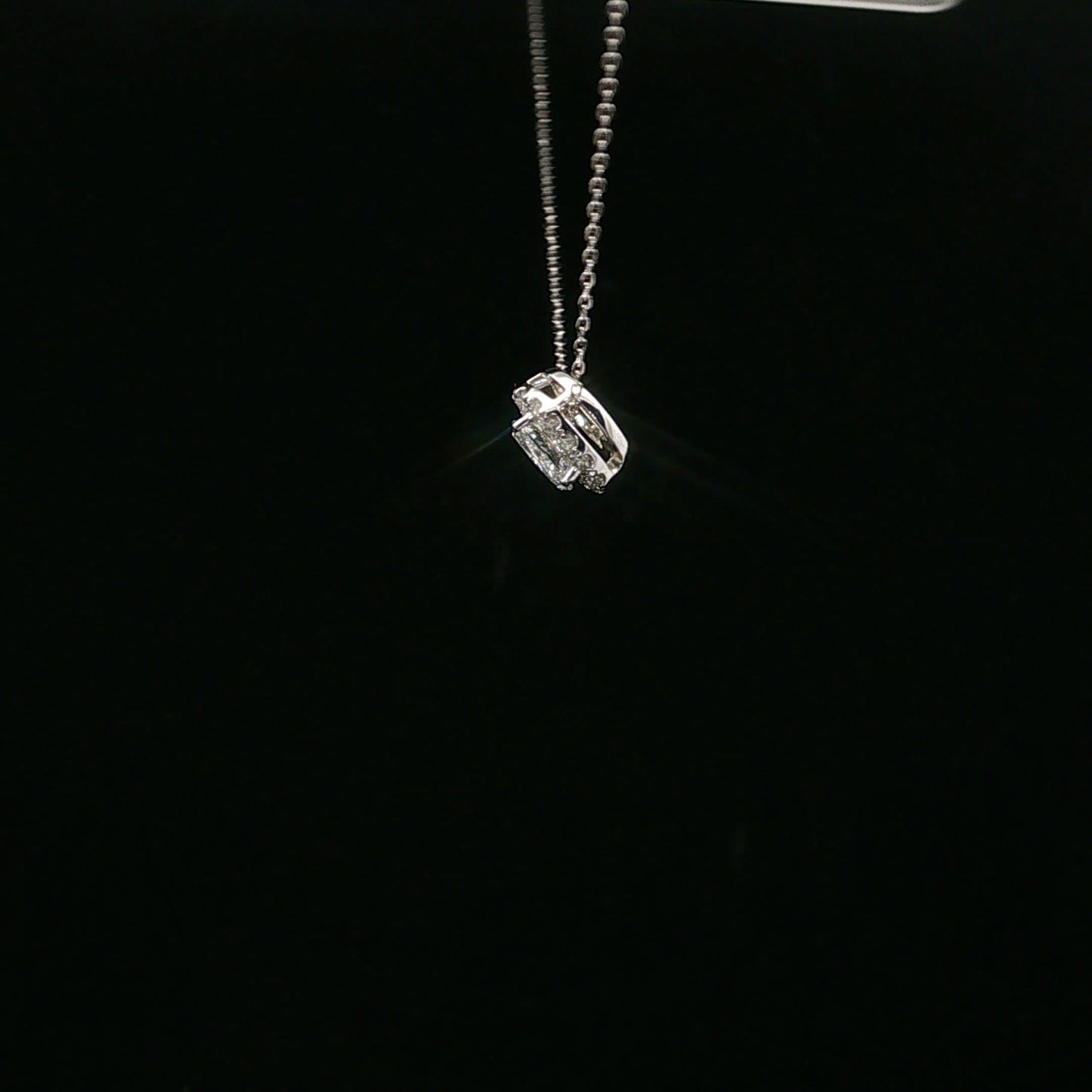 0.50ctw 0.40ct D/VS1 Oval Halo - 10KW - Lab Diamond - 64226-1