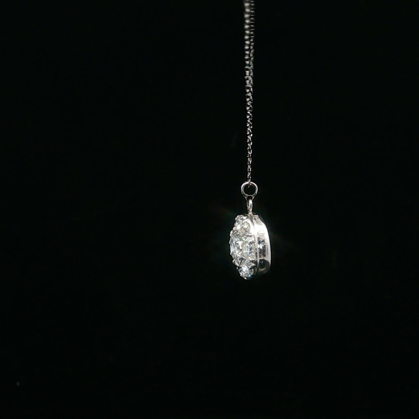 1.06ctw 0.44ct F/VS2 Halo Pendant - PT900 - Natural Diamond - 64241