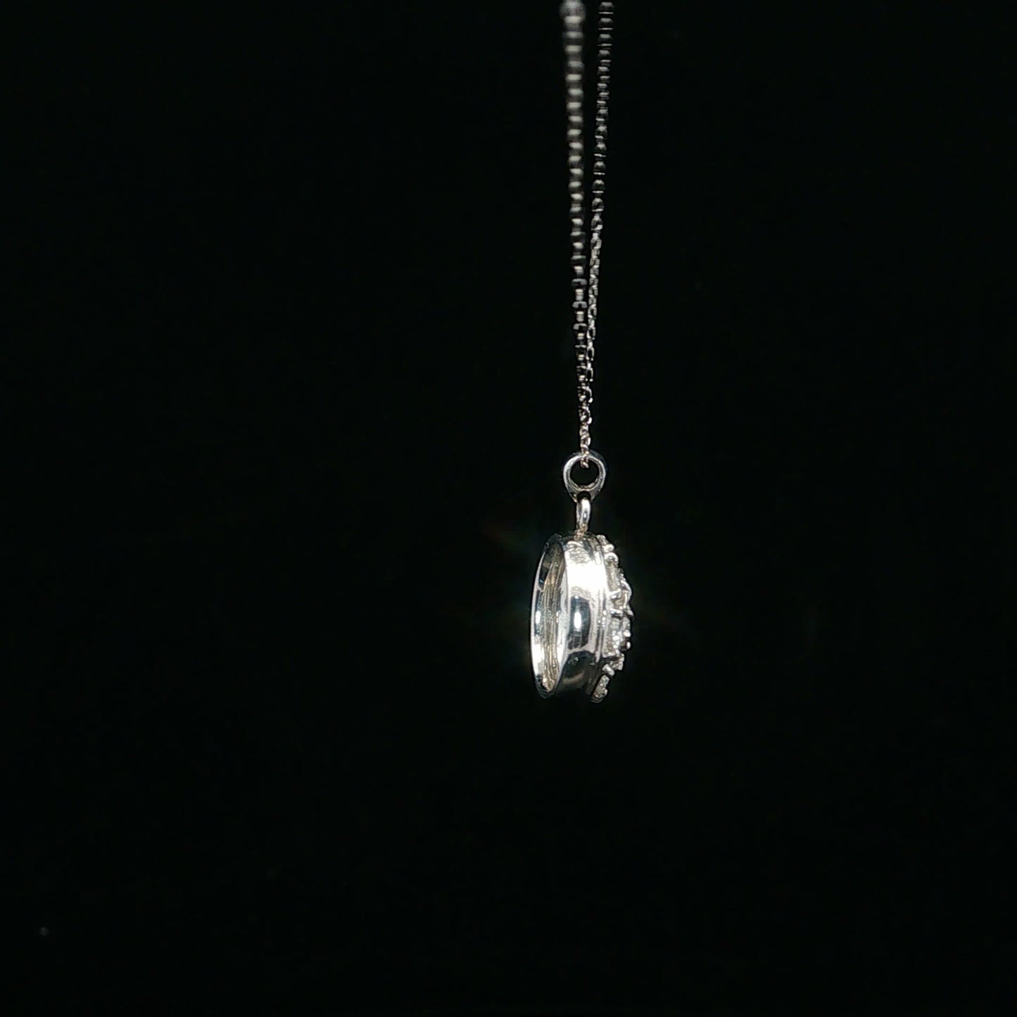 1.06ctw 0.44ct F/VS2 Halo Pendant - PT900 - Natural Diamond - 64241