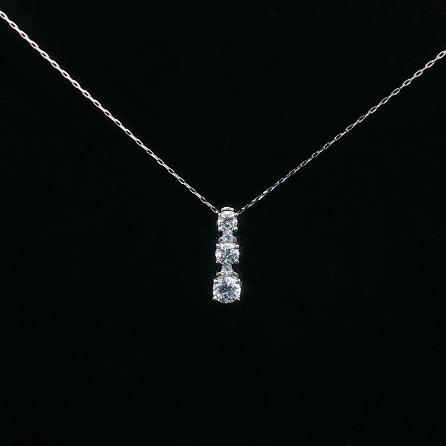 0.50ctw  F/SI1 Bolo Tri-Drop - PT900 - Natural Diamond - 64243