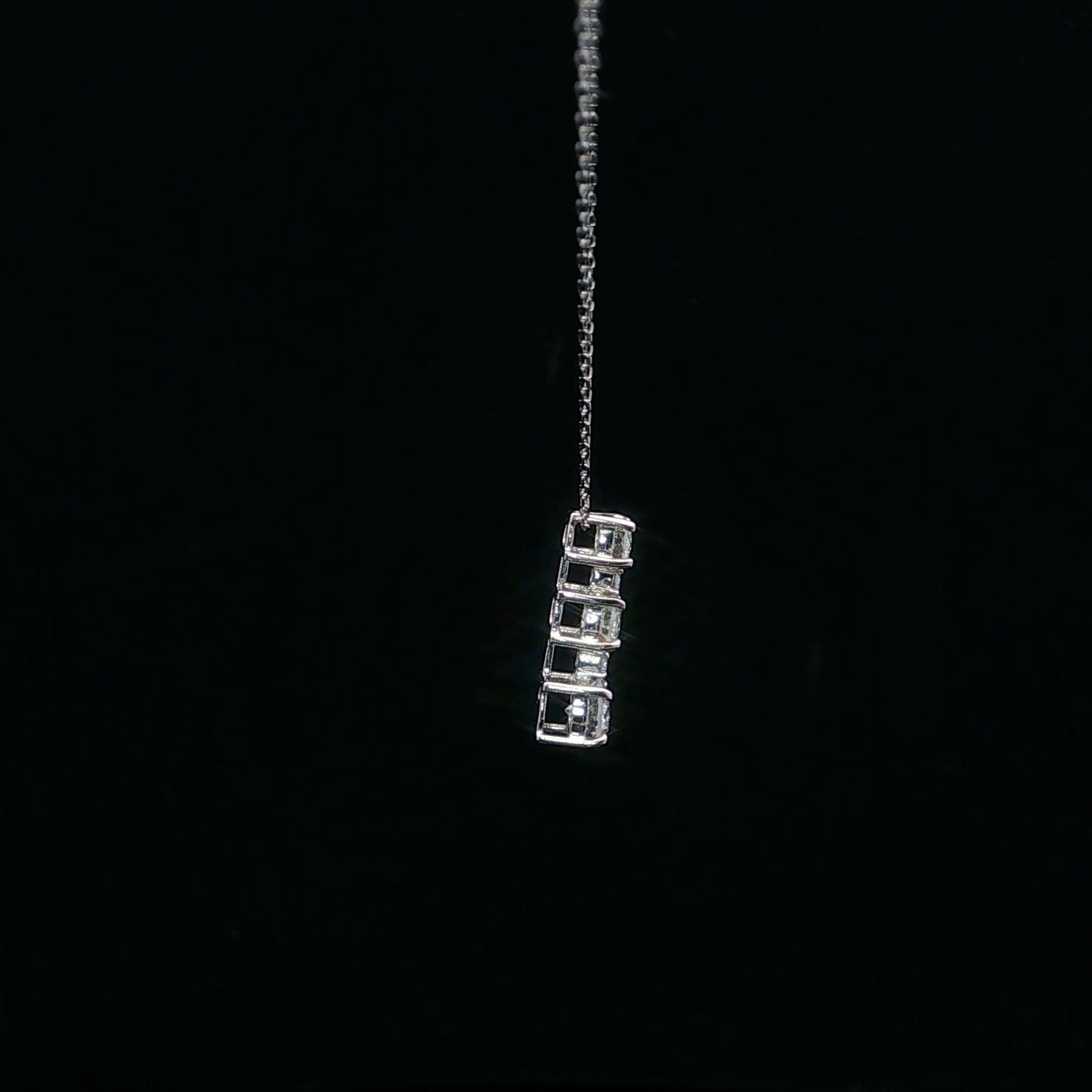 0.50ctw  F/SI1 Bolo Tri-Drop - PT900 - Natural Diamond - 64243