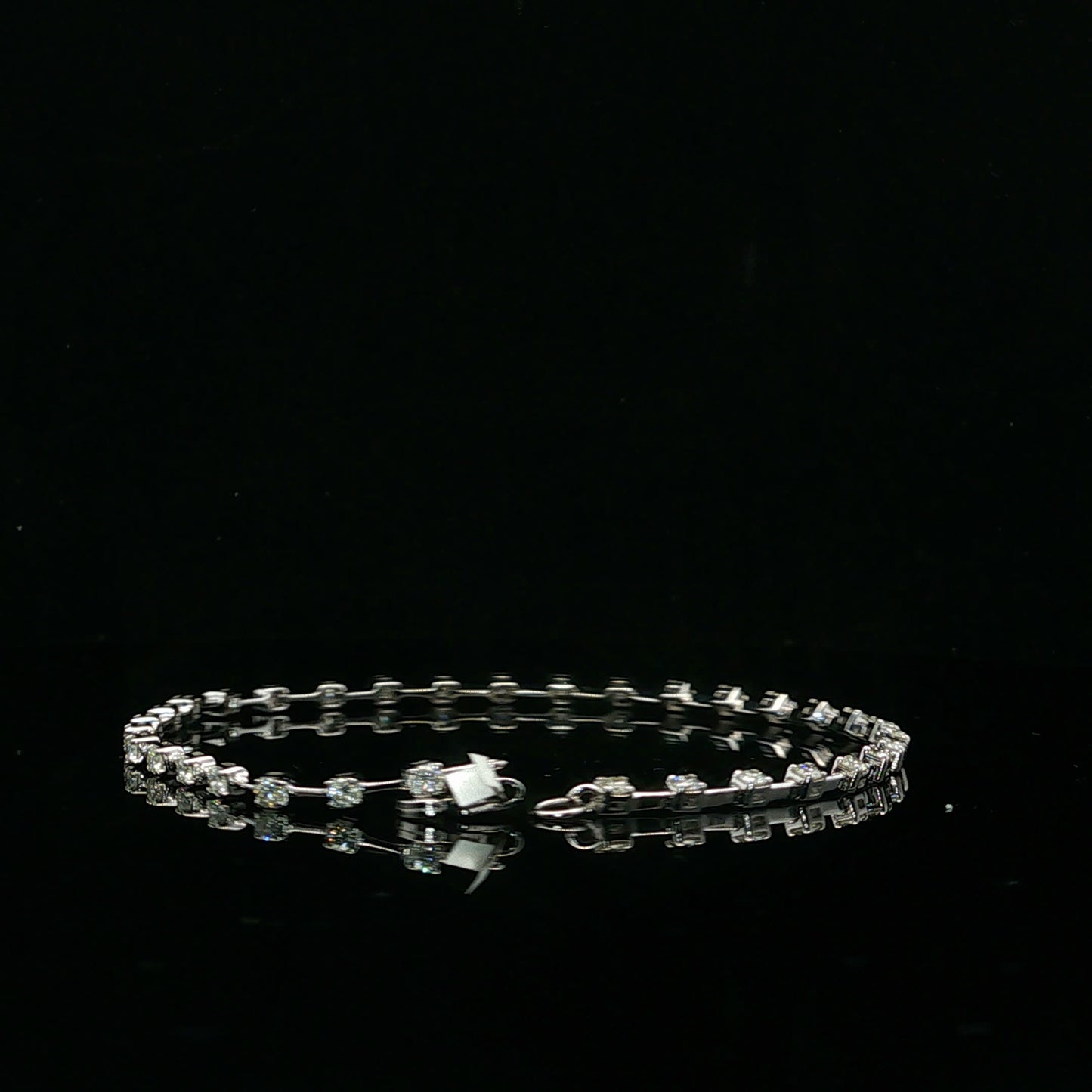 1.06ctw G/SI1 Station Bracelet - 14KW - Natural Diamond - 64249