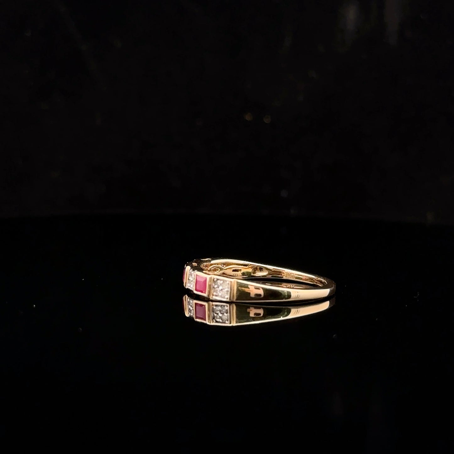 Burmese Ruby band 0.30ctw. 0.08ctw. #7 14KY - 55201