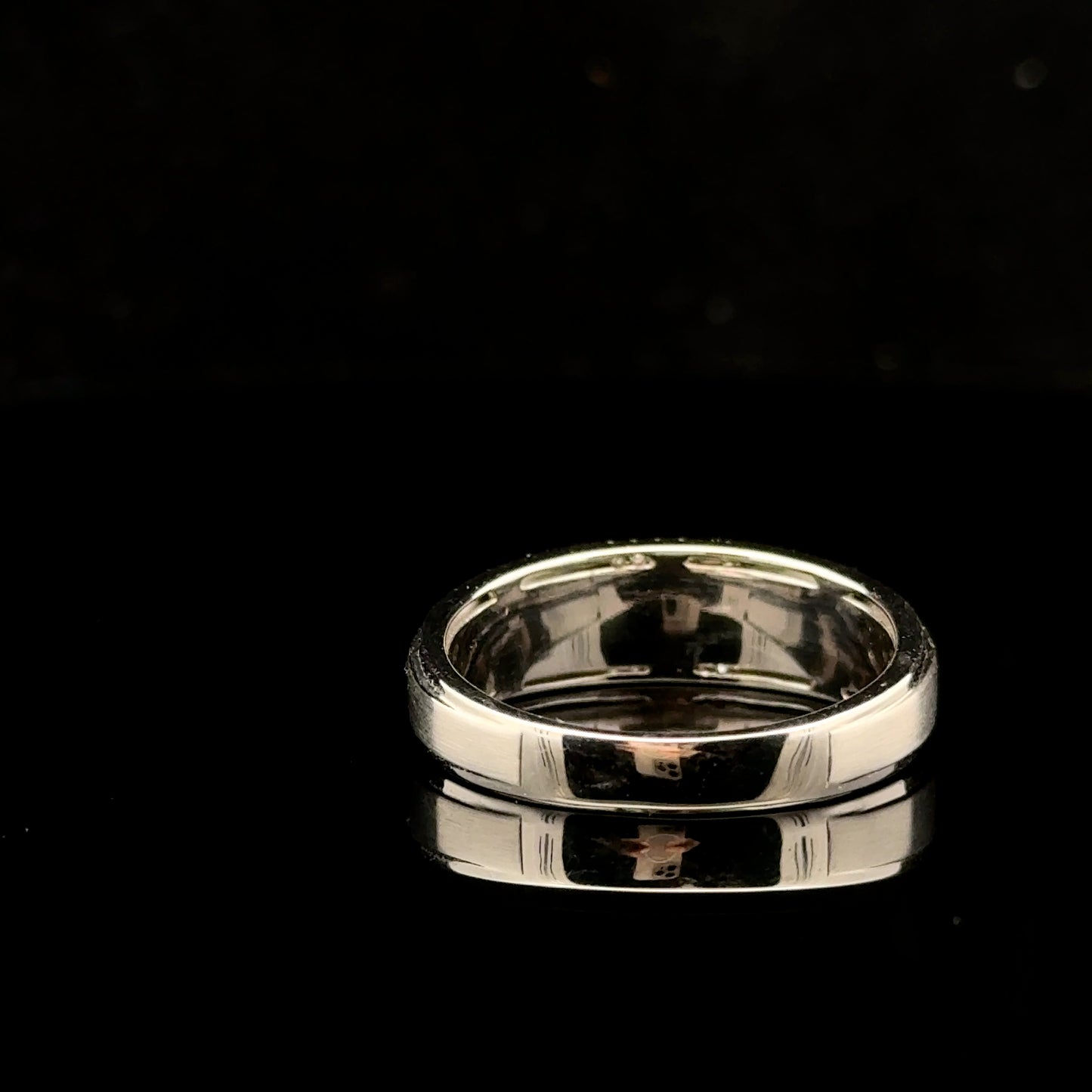 Square Men's 0.25ctw. F/SI1 - 10KW - Natural Diamond